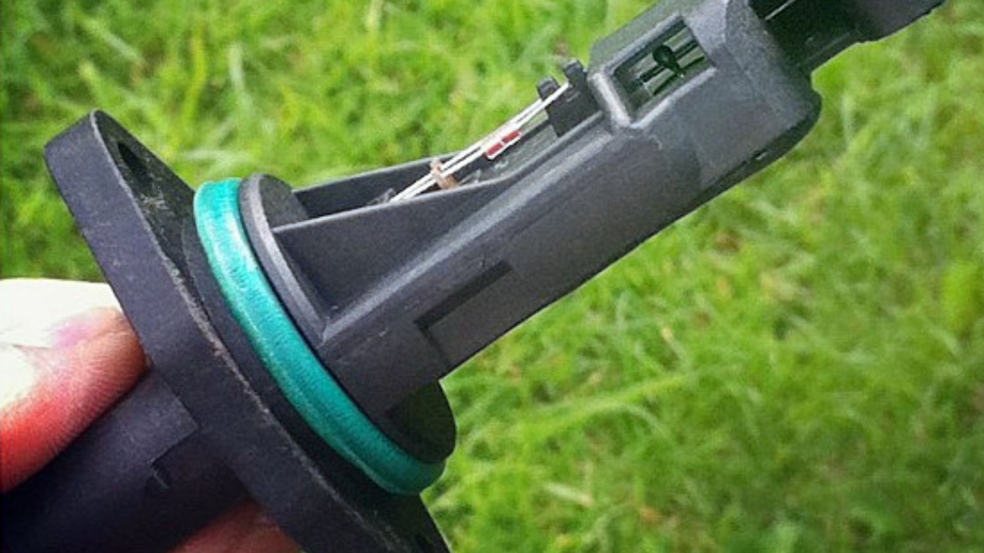File:MAF sensor bosch.jpg