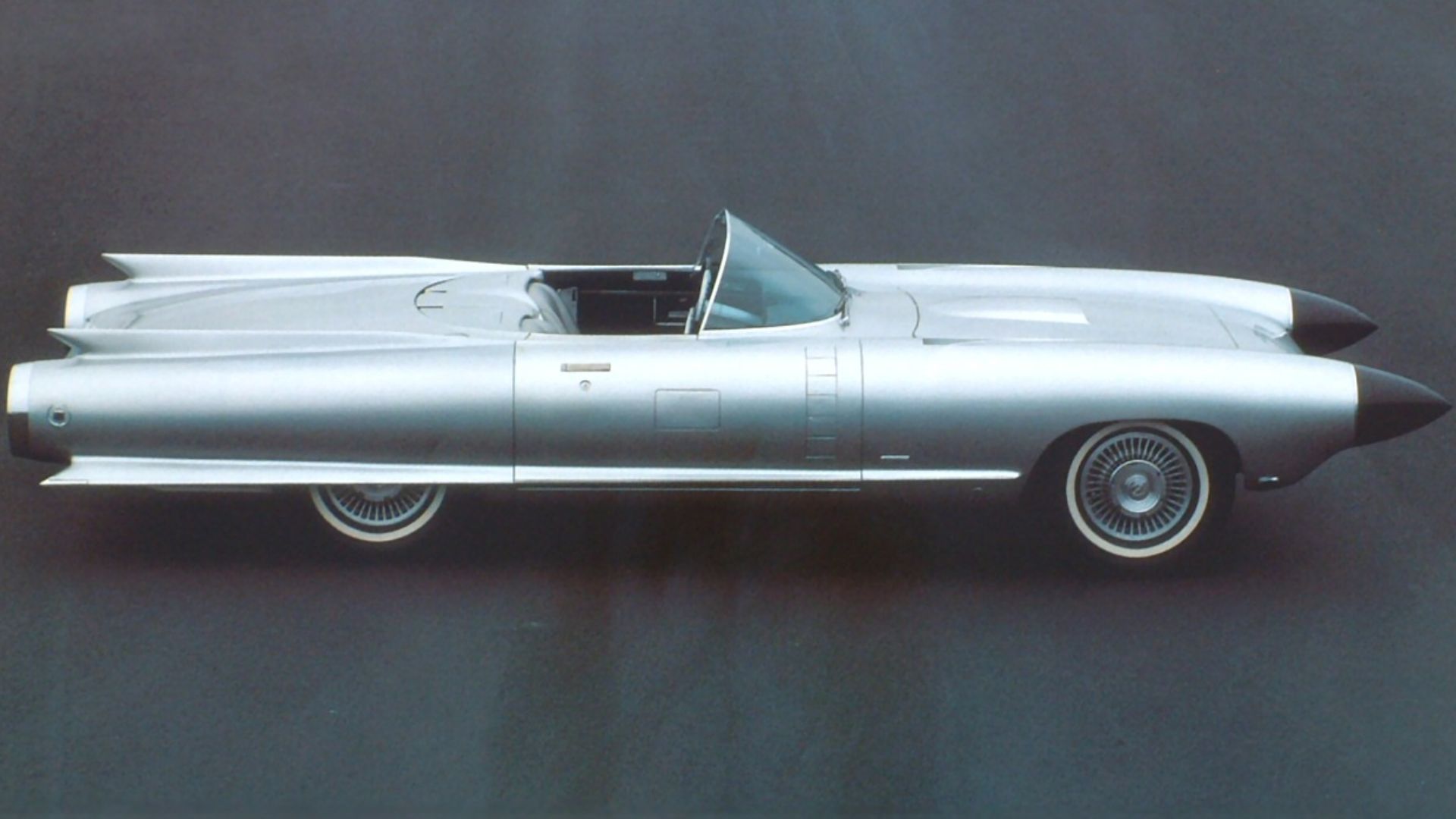 File:1960 Cadillac Cyclone Concept Car Side.jpg