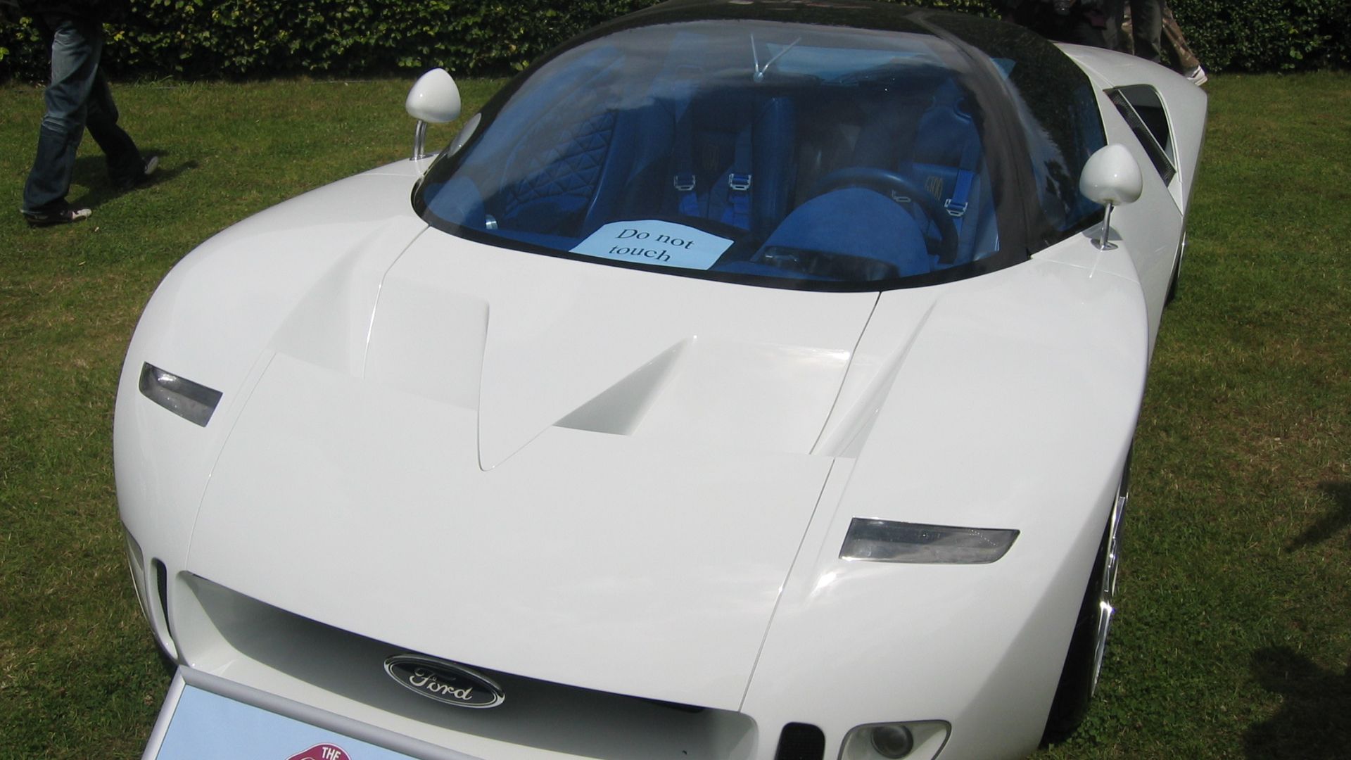 File:Ford GT90 Front.jpg