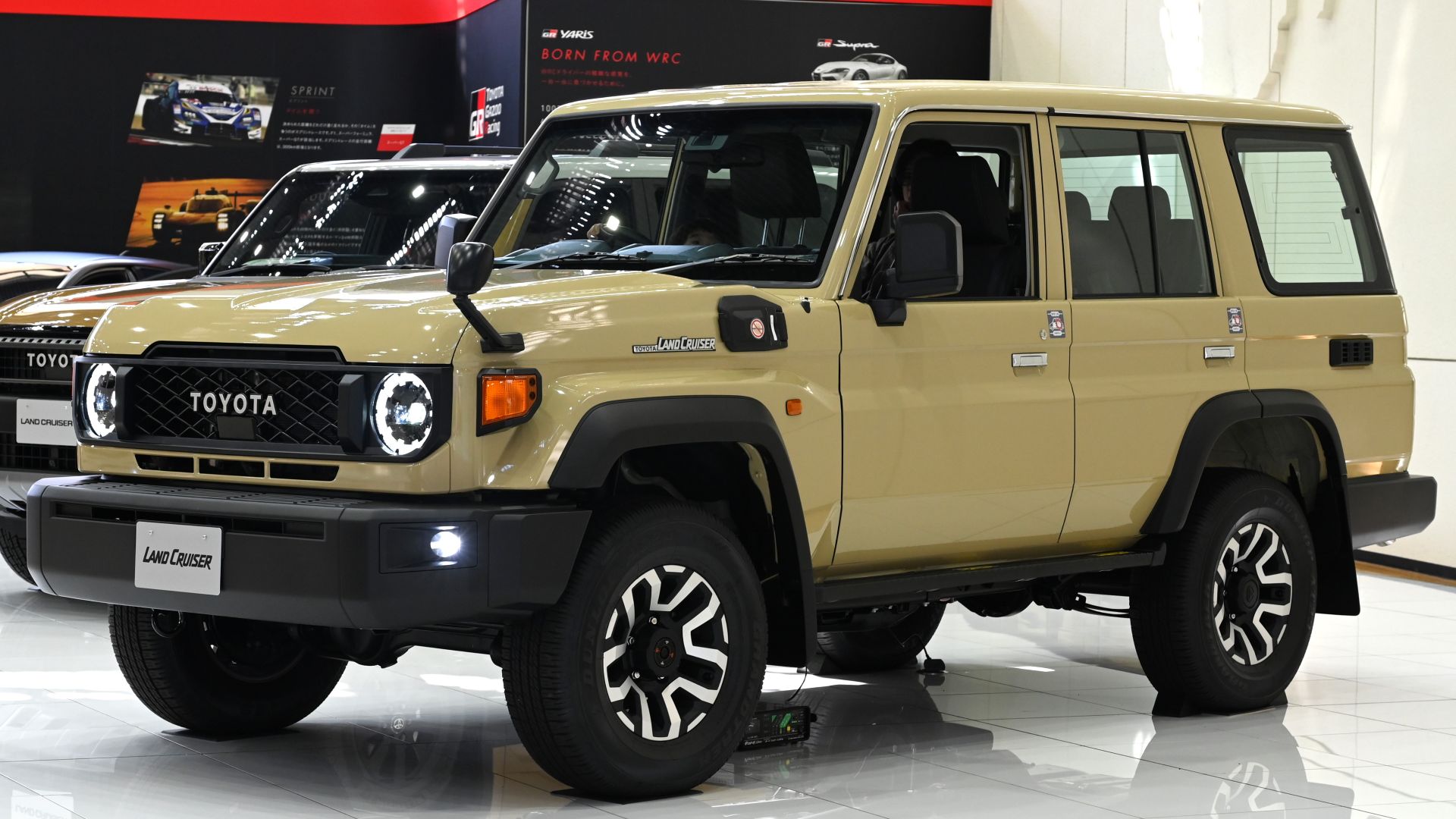 File:2023 Toyota Land Cruiser 70 front left.jpg