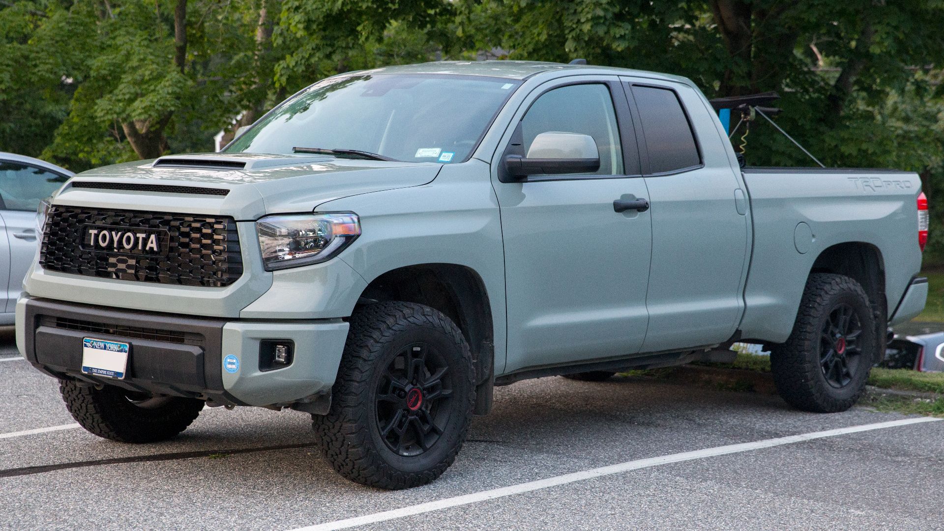 File:2021 Toyota Tundra SR5 Pro Double Cab in Lunar Rock, front left.jpg