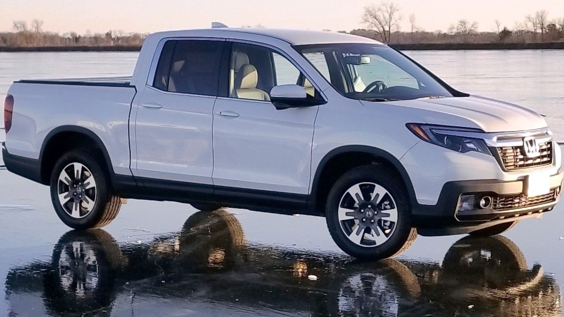 File:2018 Honda Ridgeline RTL-T-on ice cropped.jpg