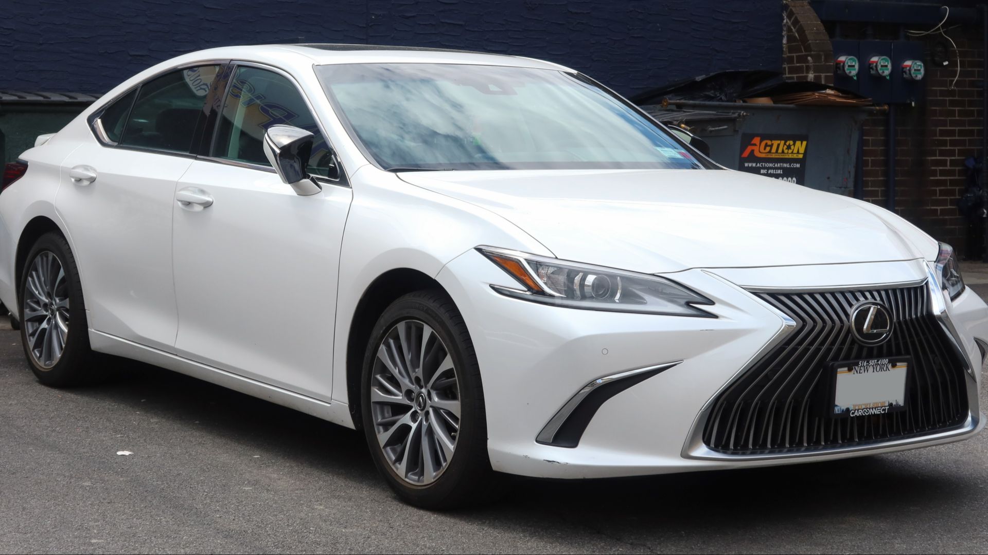 File:2021 Lexus ES 250 AWD, front 5.1.23.jpg