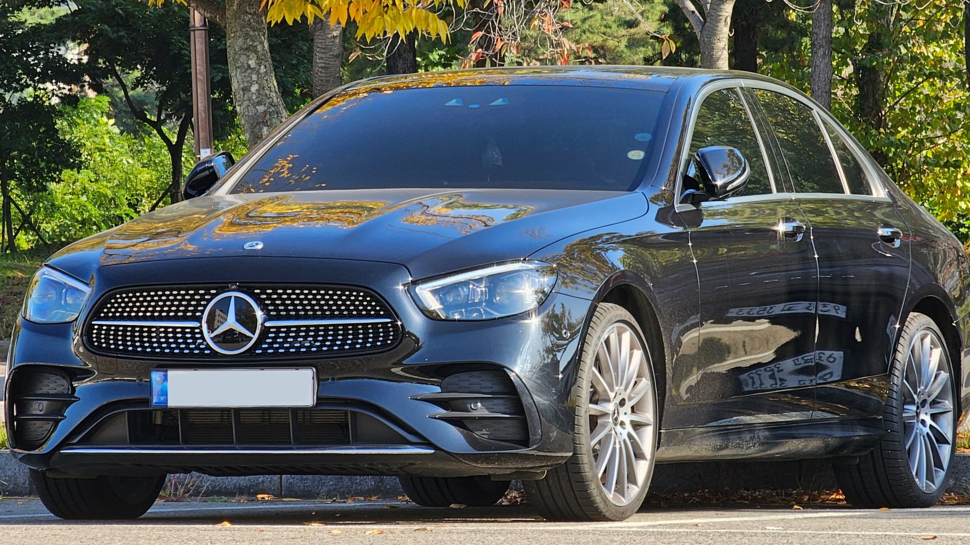 File:Mercedes-Benz W213 FL E 350 4MATIC AMG Line Obsidian Black Metallic (14).jpg