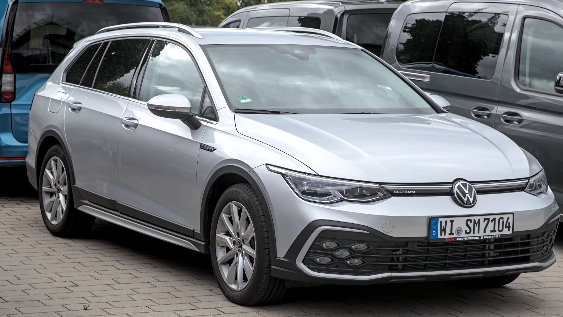 File:Volkswagen Golf Alltrack (2020) 1X7A0289.jpg