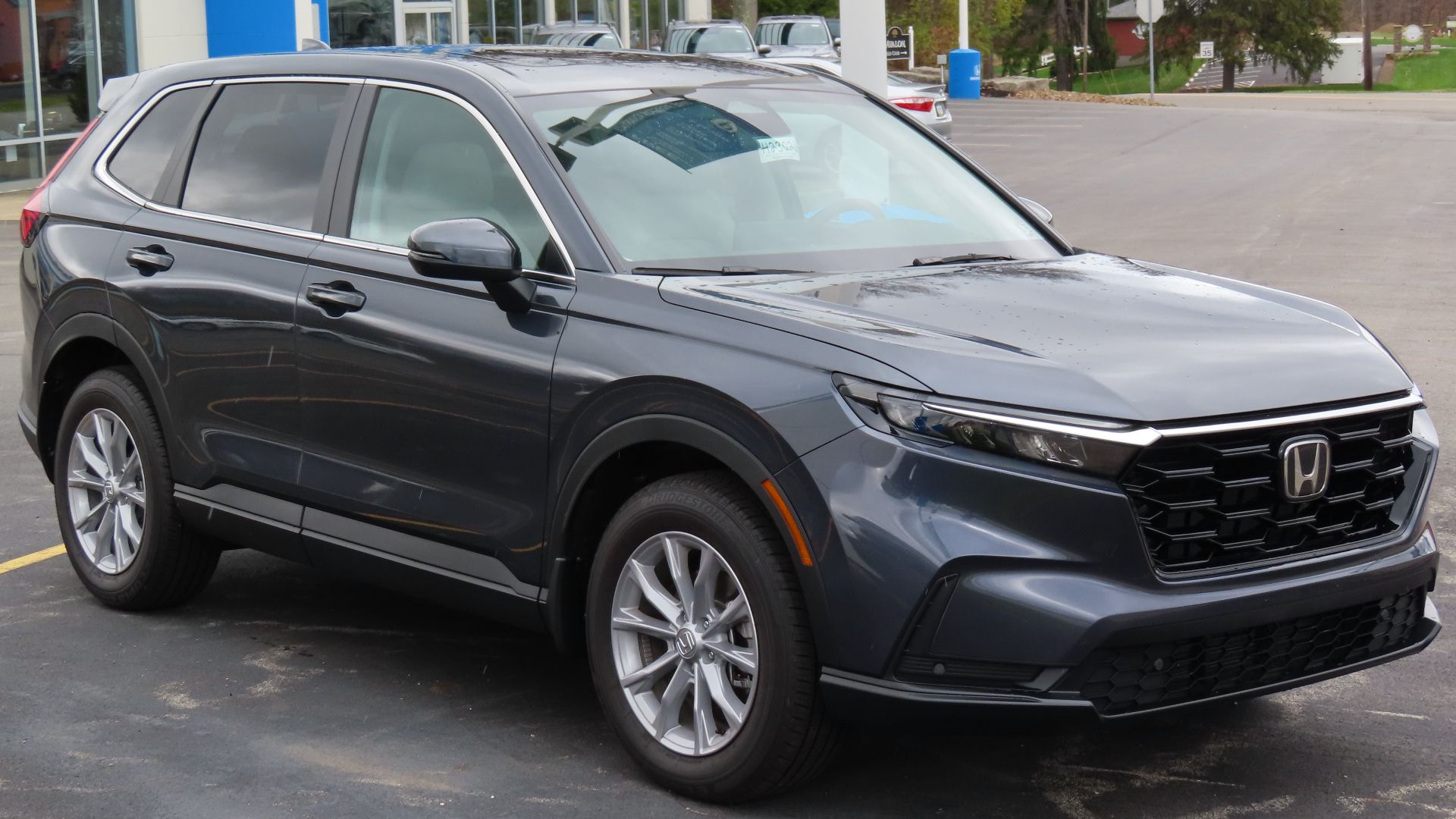 File:2023 Honda CR-V EX-L AWD, front right, 11-13-2022.jpg