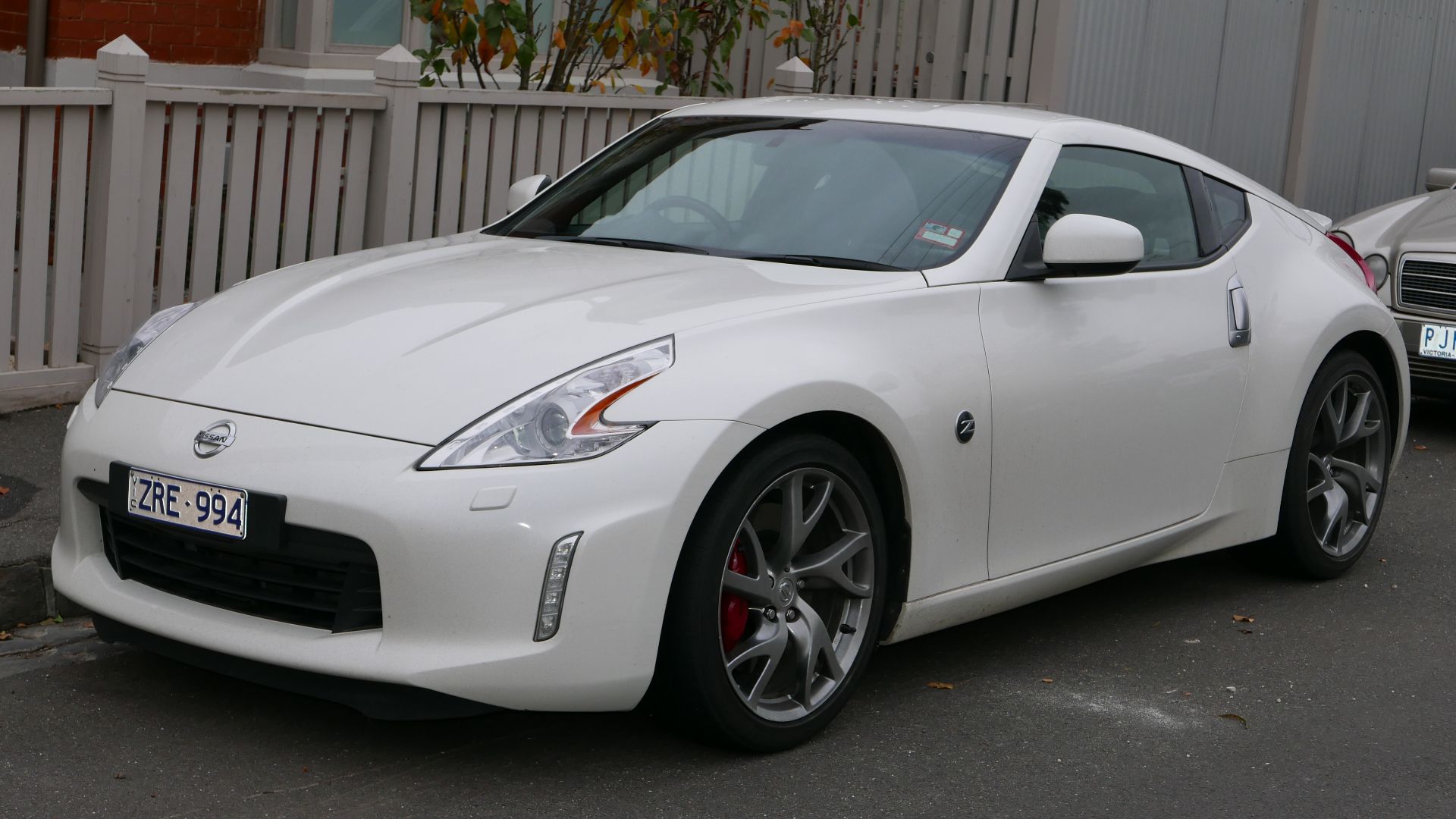 File:2013 Nissan 370Z (Z34 MY13.5) coupe (2015-06-18) 01.jpg