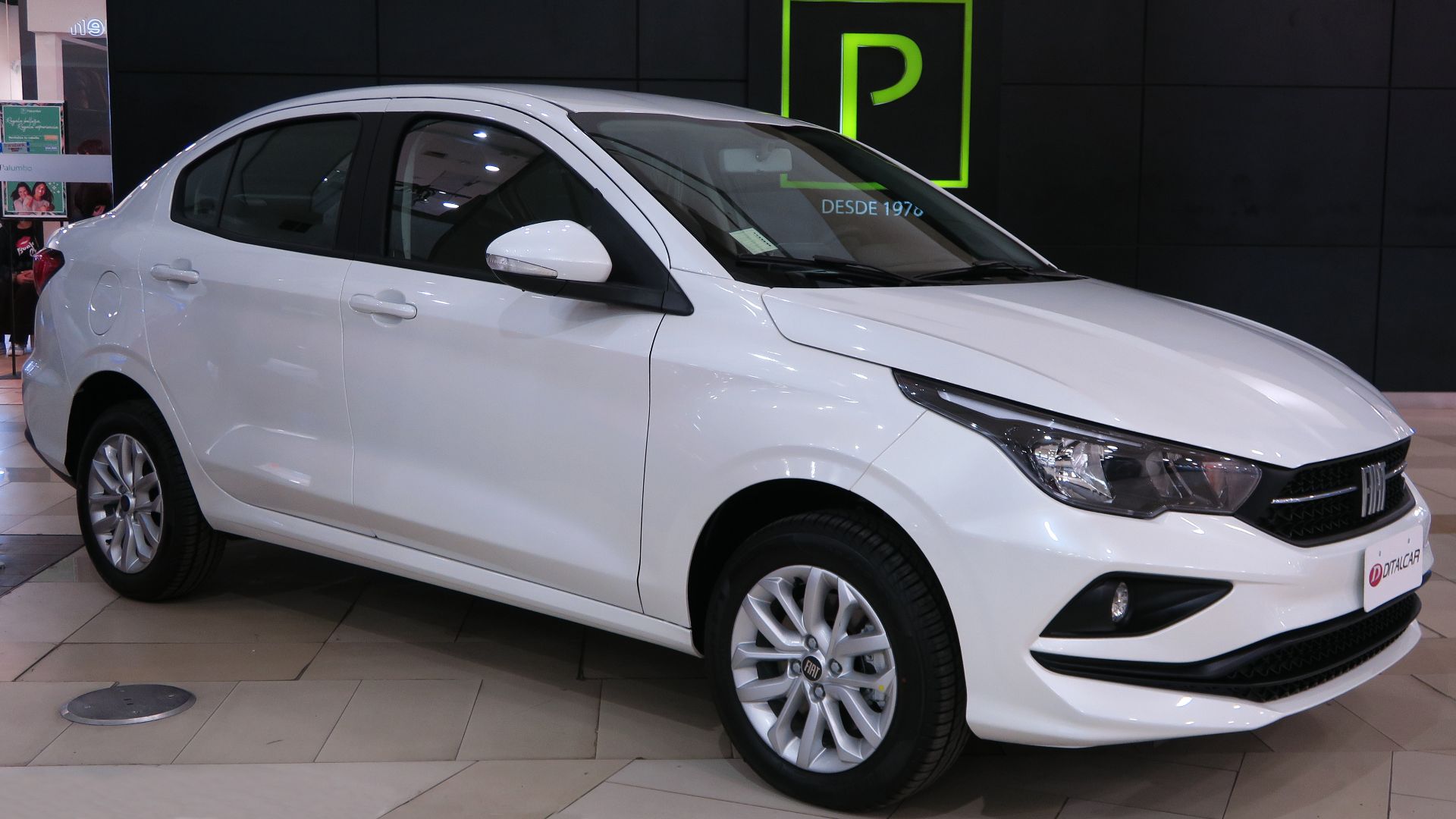 File:2022 Fiat Cronos 1.8 Drive.jpg