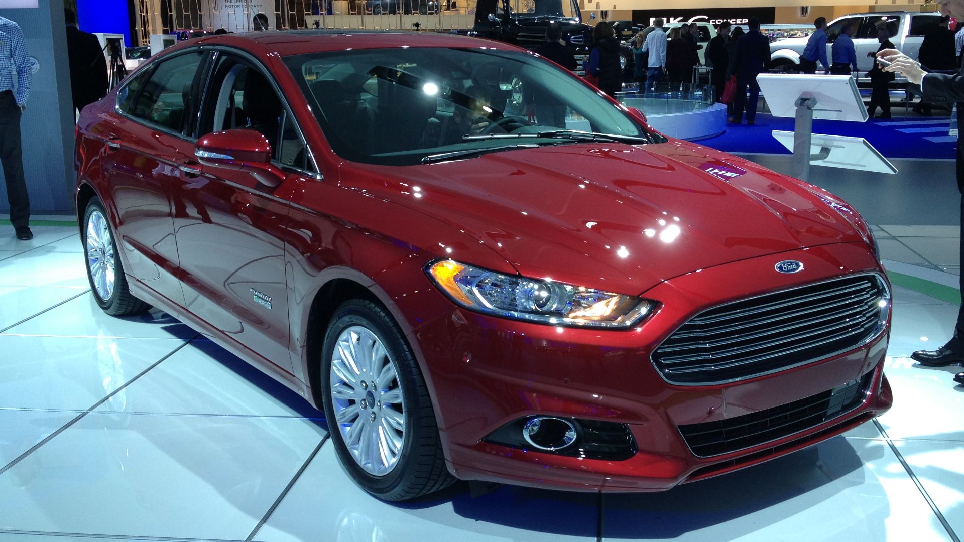 File:2013 Ford Fusion (8404102108).jpg
