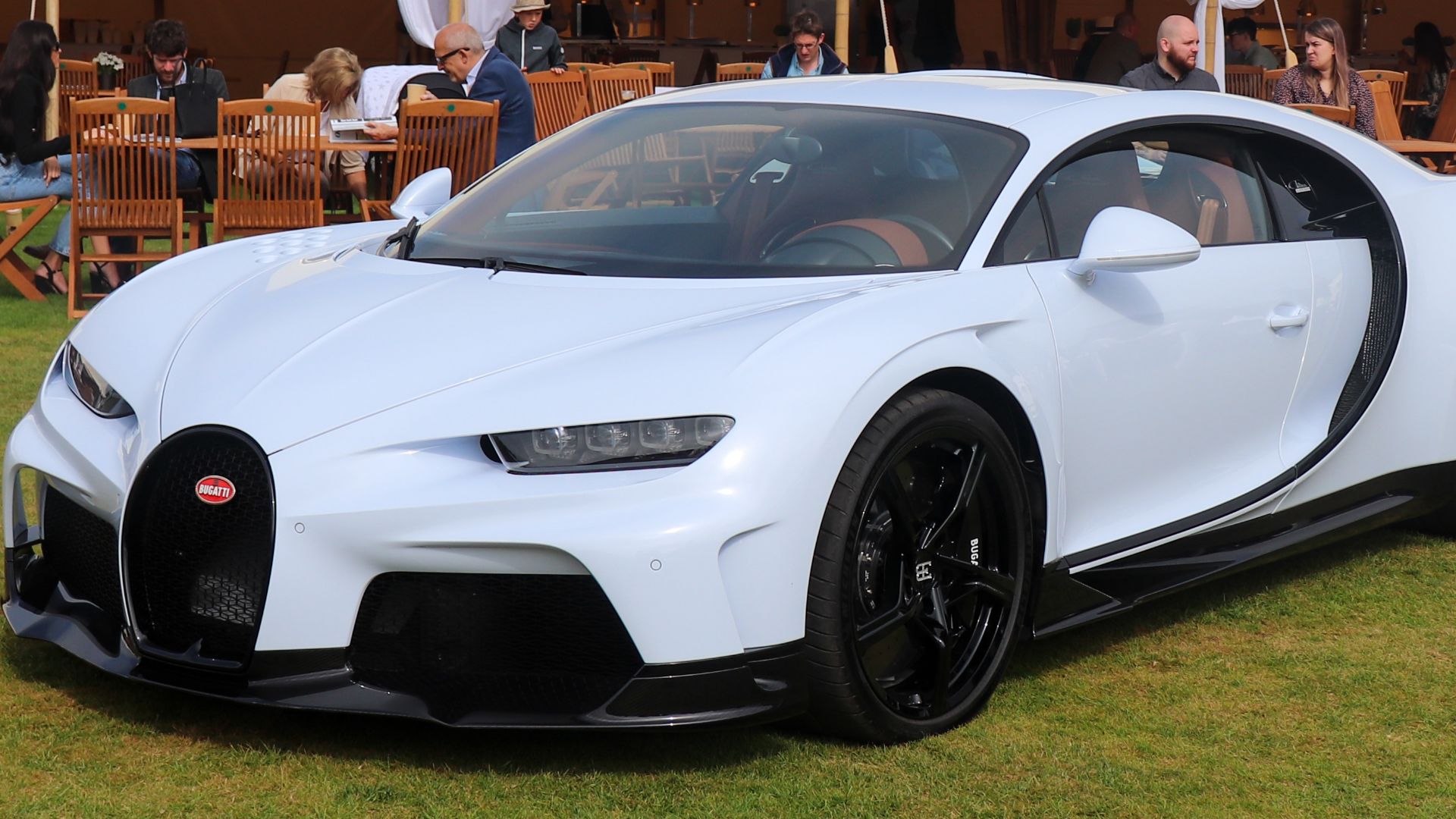 File:2021 Bugatti Chiron Super Sport 8.0 Front.jpg