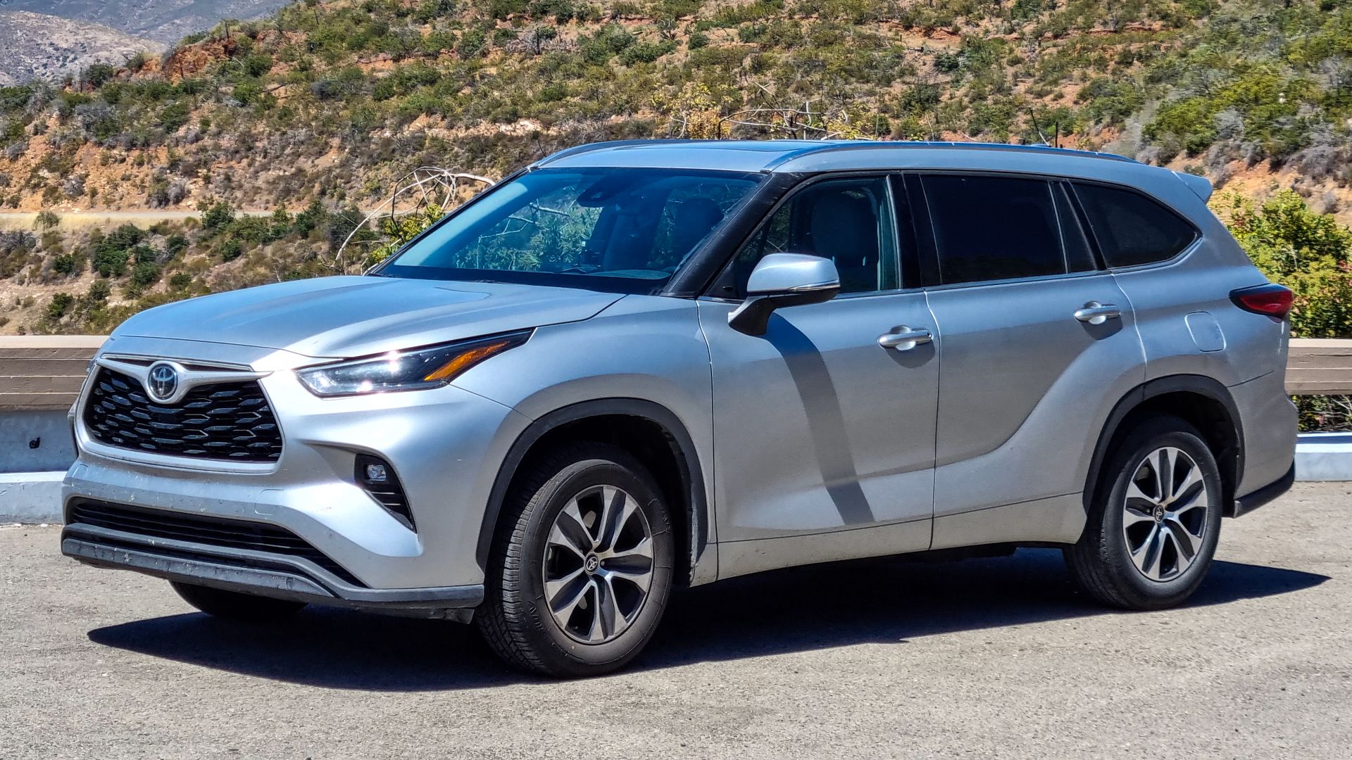 File:Mariposa (CA, USA), Fremont's Fort Historical Marker, Toyota Highlander -- 2022 -- 141813.jpg