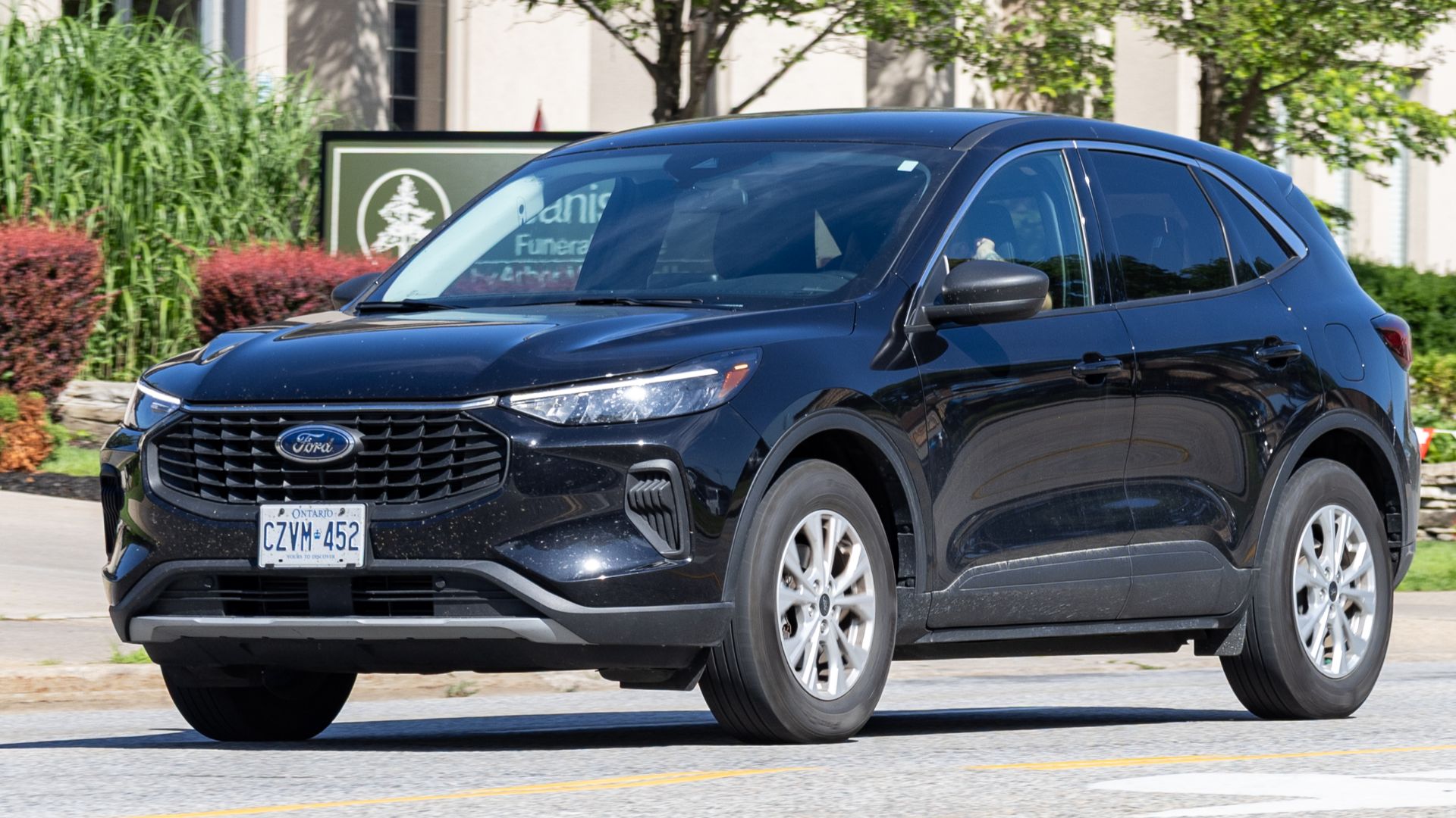 File:Ford Escape, Windsor, Ontario, 2025-07-01.jpg