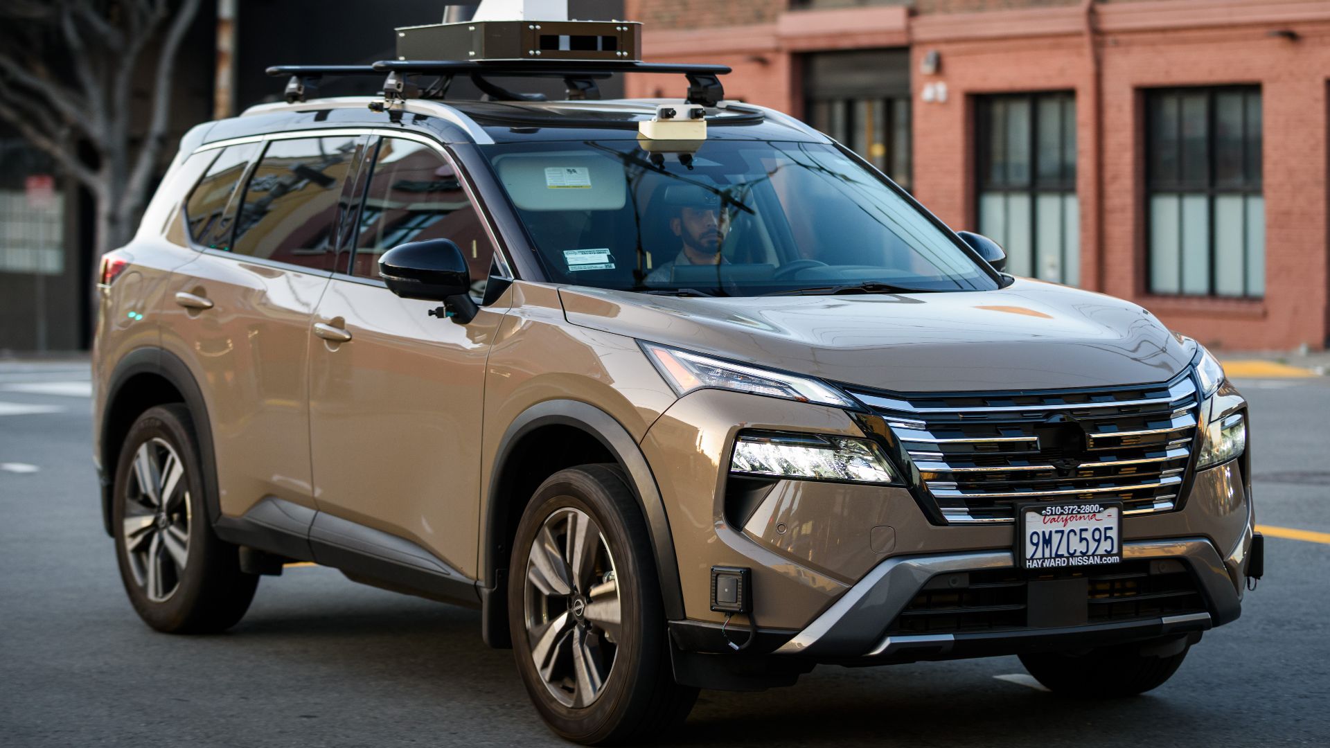 File:Unmarked Nissan Rogue - Possible Test Autonomous Vehicle - San Francisco, May 2025 02.jpg