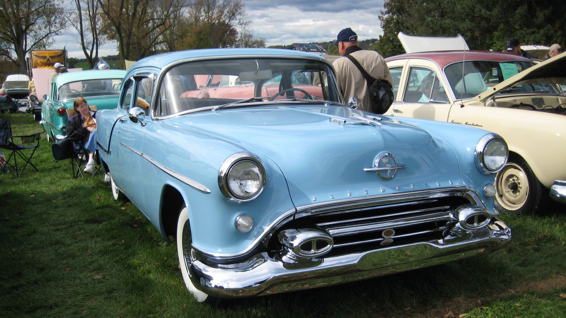 File:1954 Oldsmobile 88 (4082397574).jpg