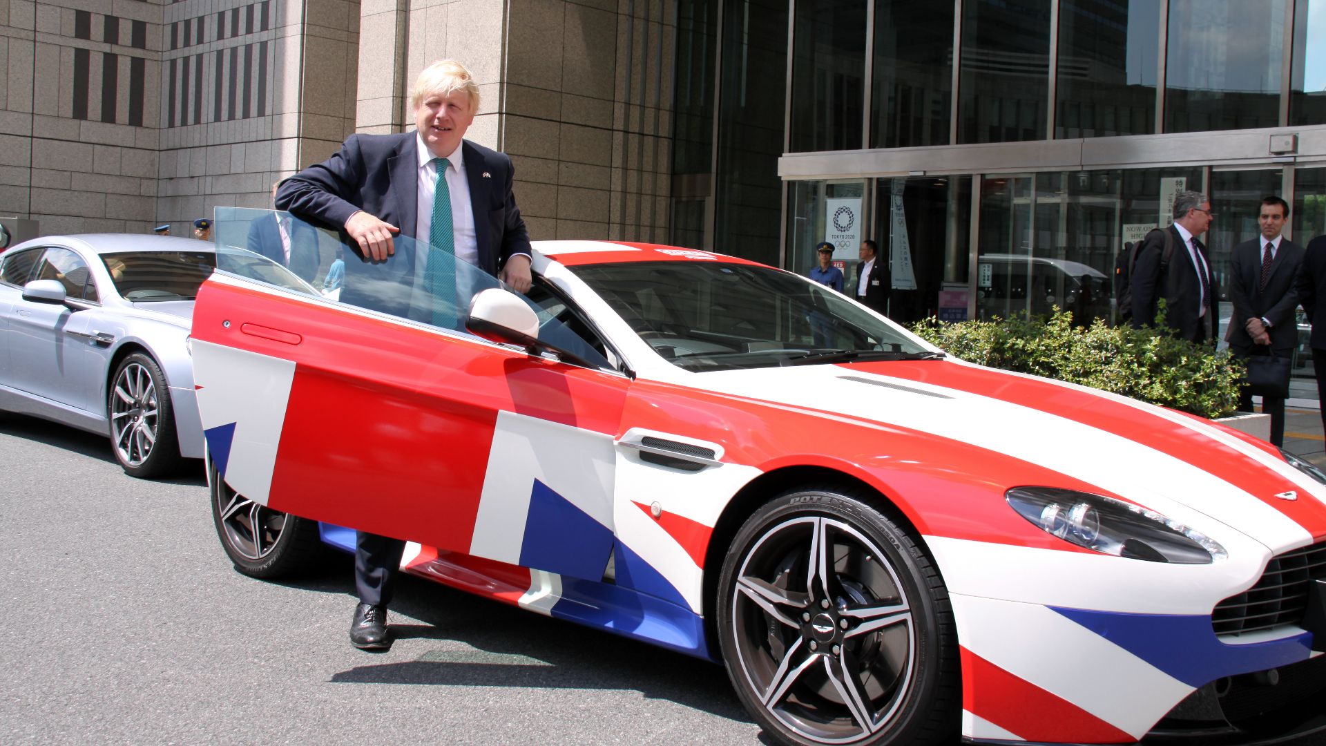 File:Foreign Secretary Boris Johnson visits Japan (35890109752).jpg