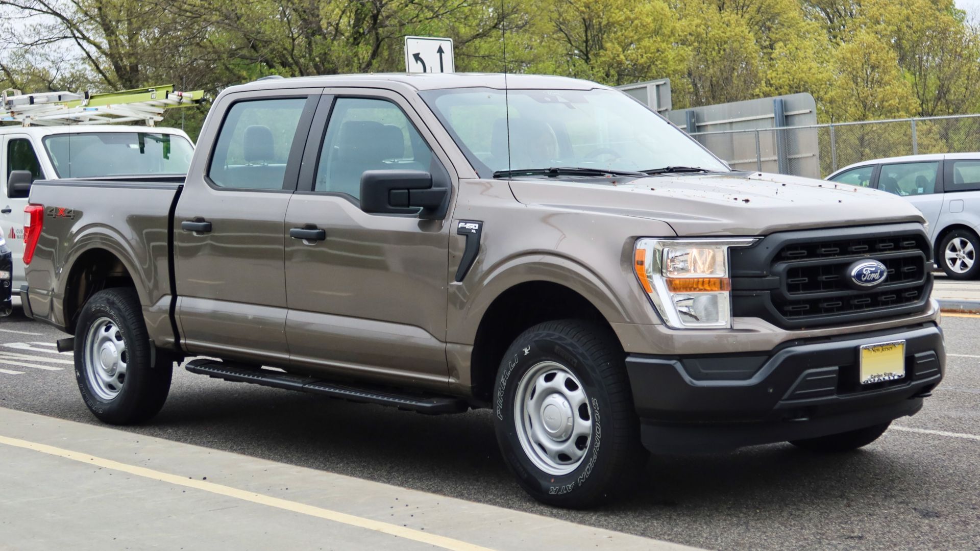 File:2021 Ford F-150 SuperCrew, front 4.28.21.jpg