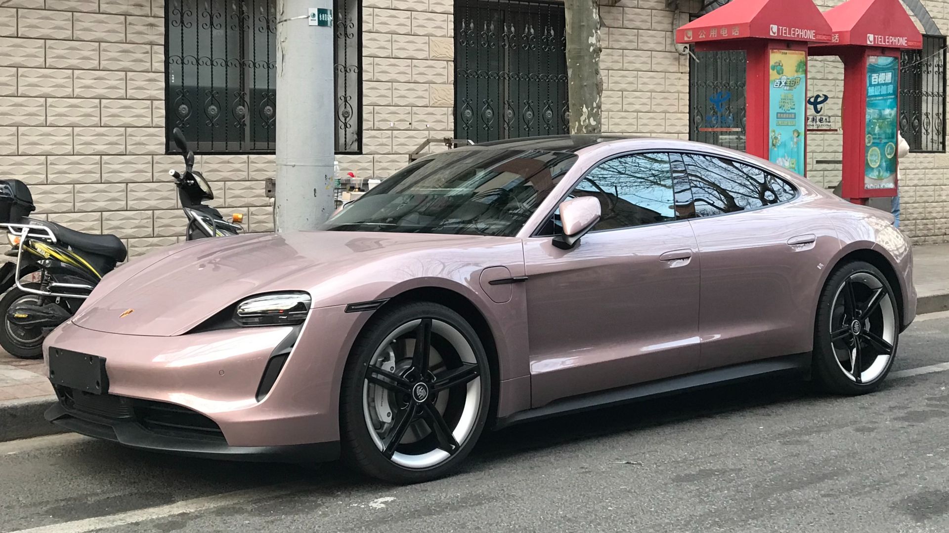 File:Porsche Taycan 2021021201.jpg