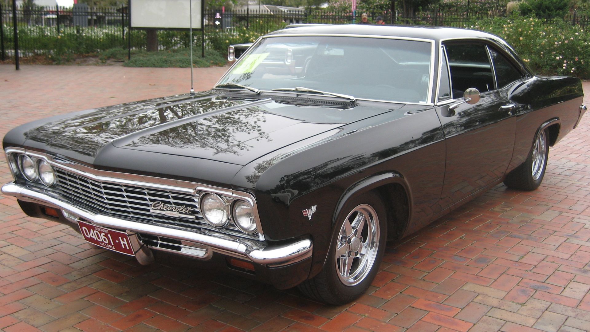 File:1966 Chevrolet Biscayne 2 door Hardtop.jpg