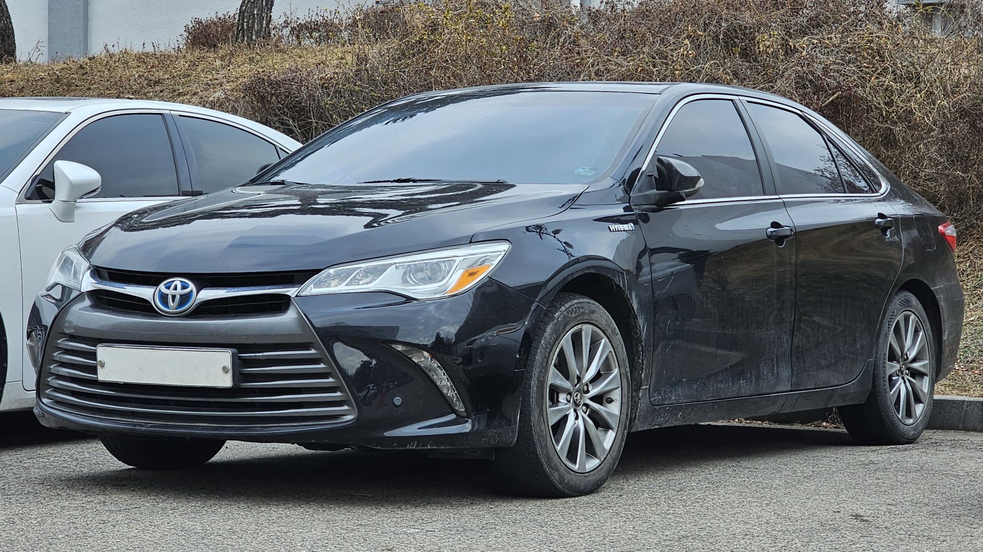 File:Toyota Camry 2.5 Hybrid XLE XV50 FL Attitude Black Mica (6).jpg