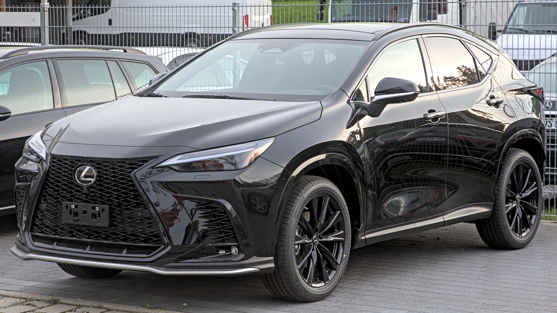 File:Lexus NX 350 (TAZA25) 1X7A0329.jpg