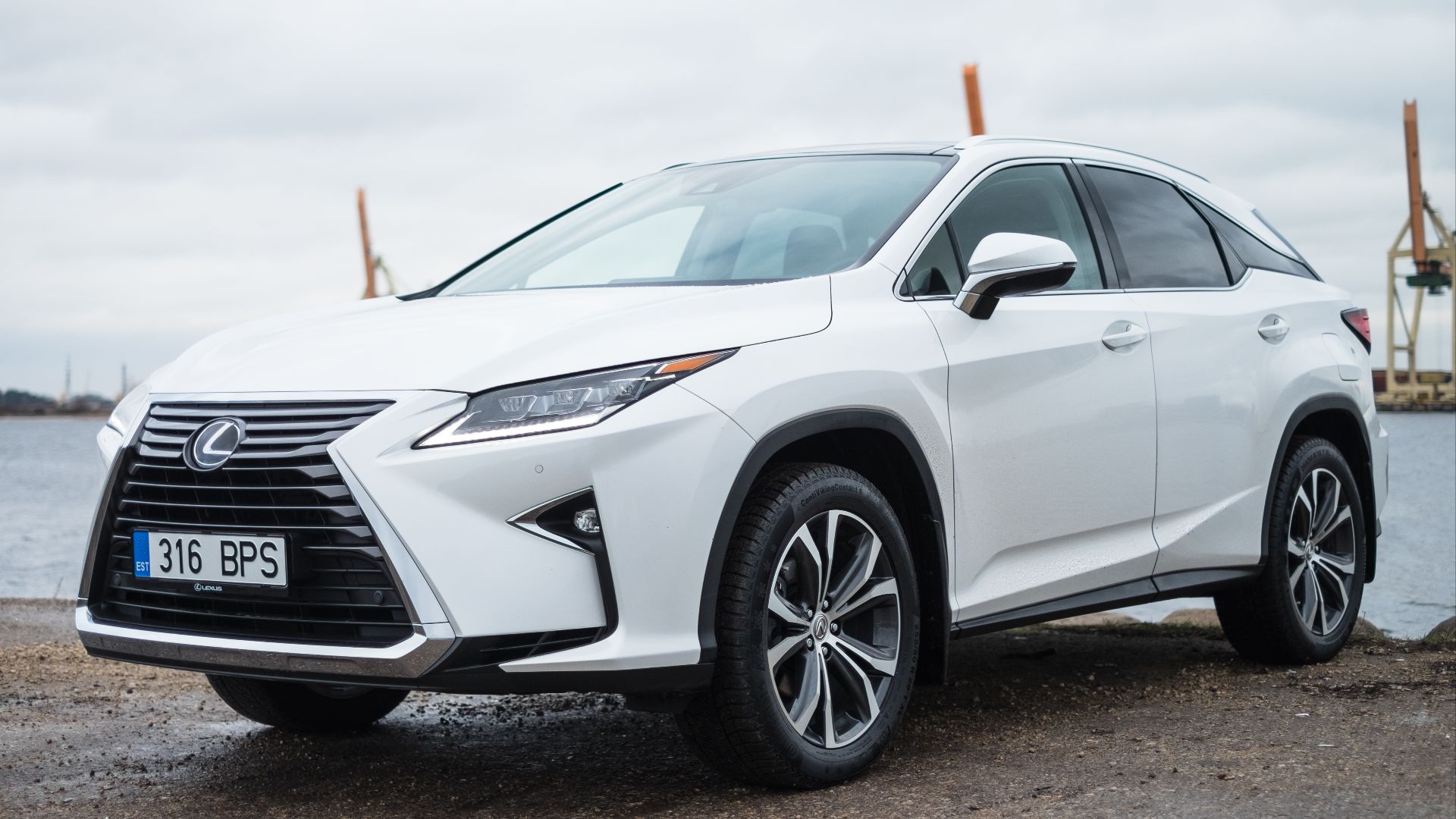 File:Lexus RX 2016 Corner.jpg