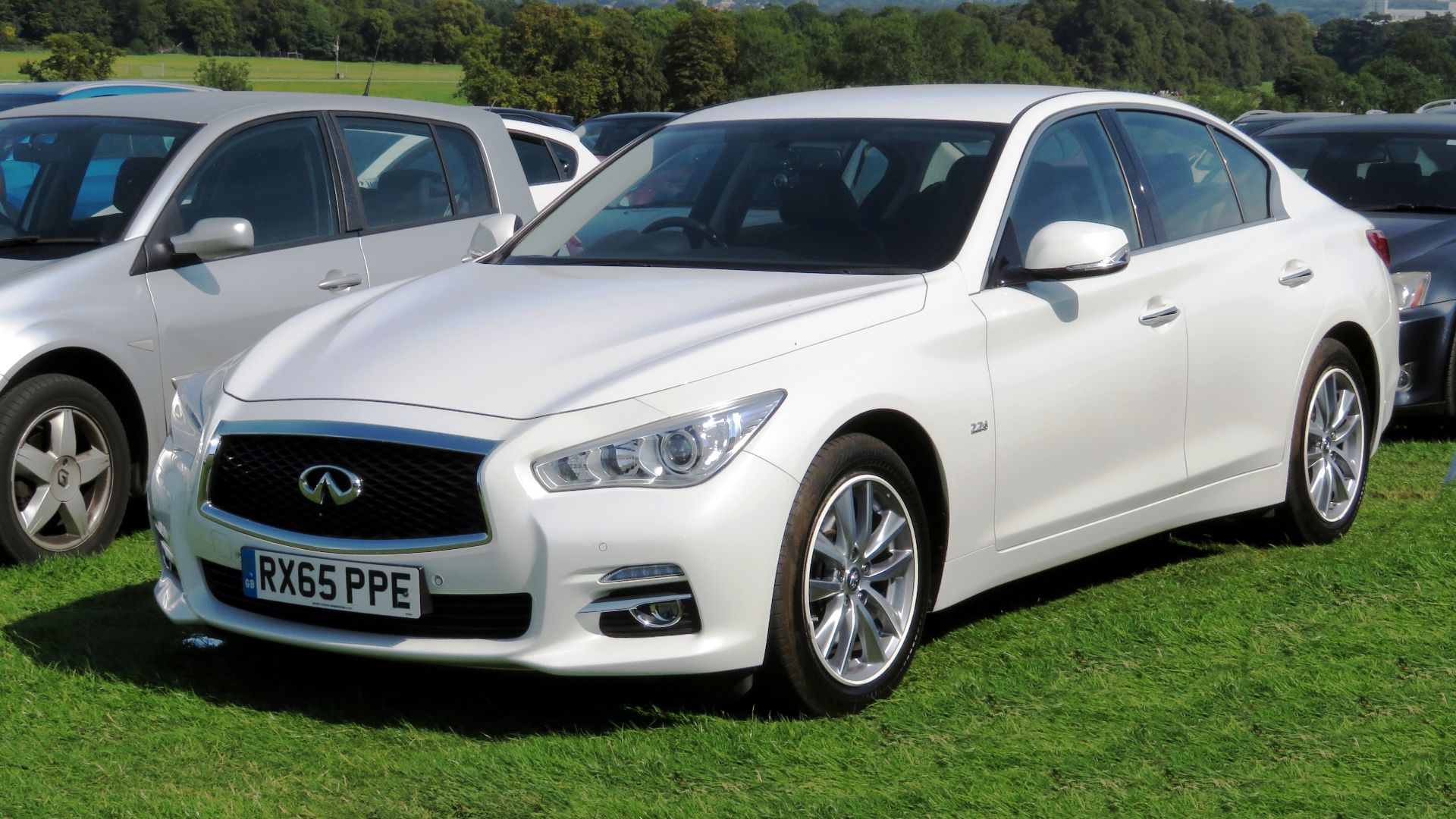 File:Infiniti Q50 2.2d registered October 2015 2143cc.jpg