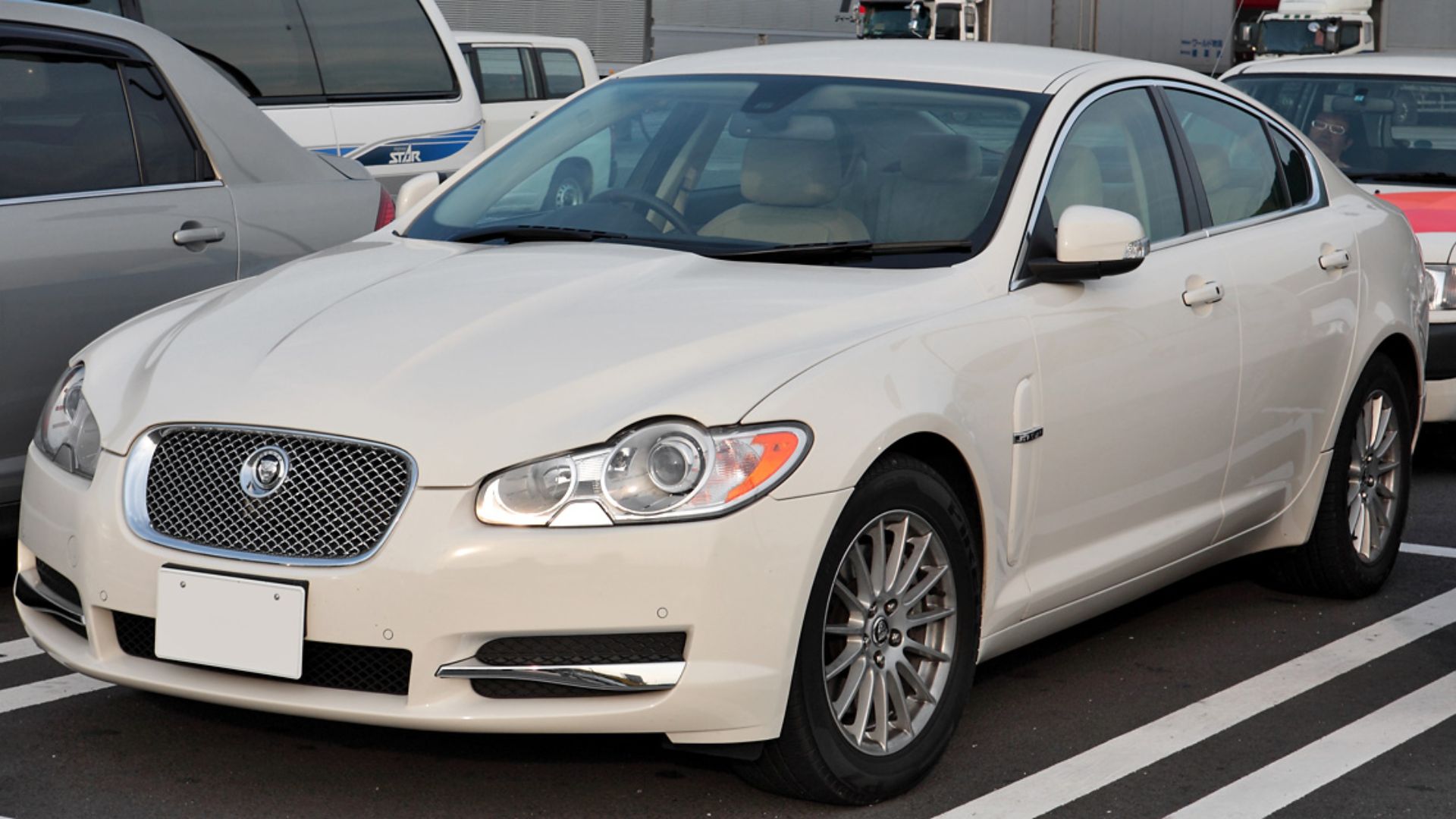 File:Jaguar XF 001.JPG