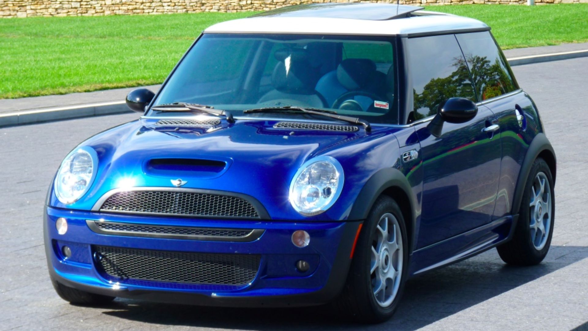 File:2003 BMW MINI S JCW.jpg