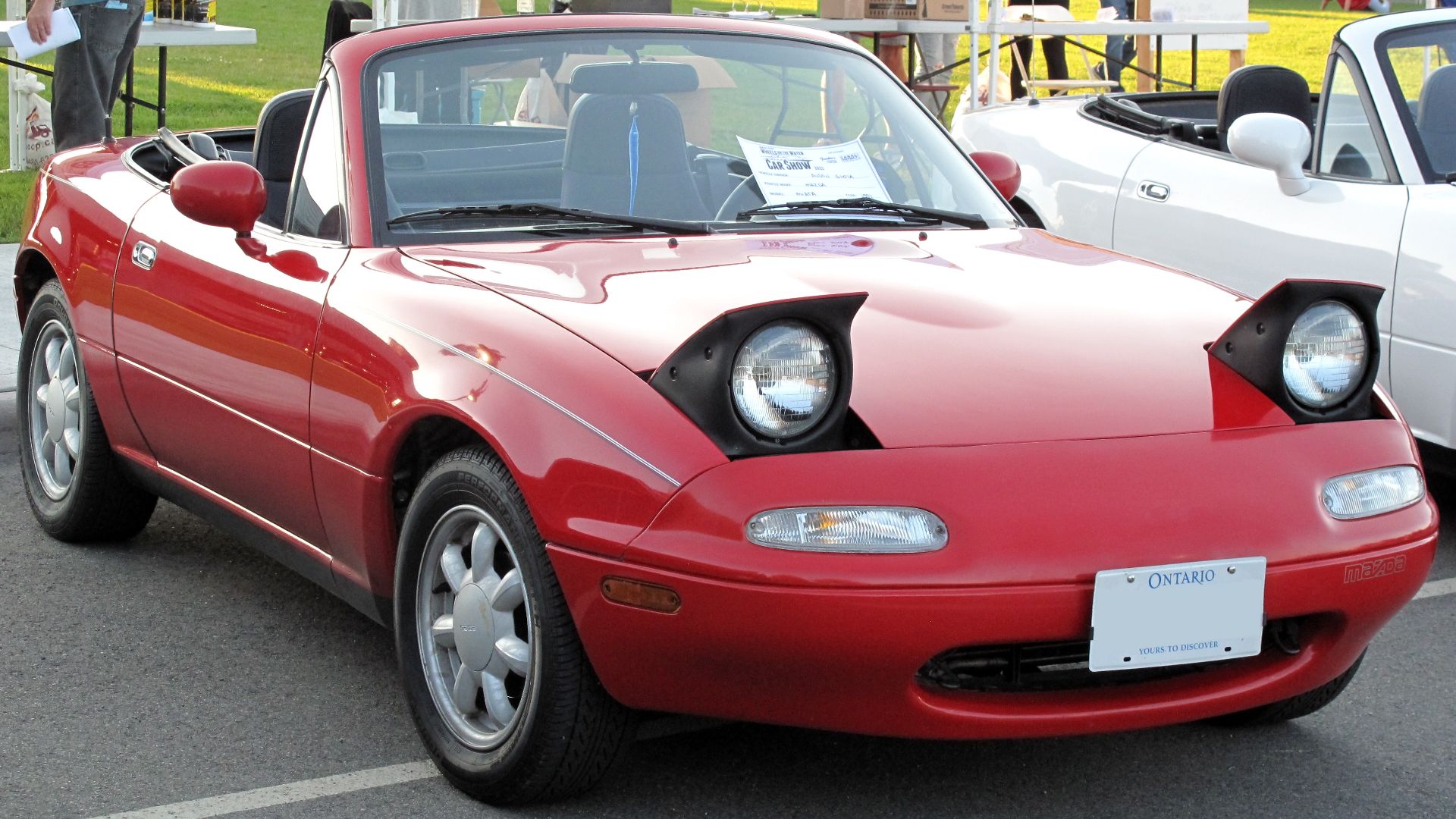 File:1991 Mazda MX-5 Miata in Classic Red, Front Right, 07-15-2022.jpg
