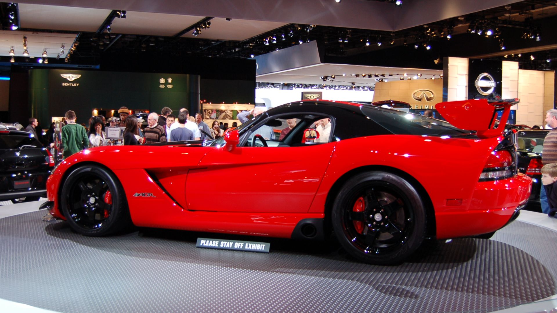 File:Dodge Viper SRT 10 North American International Auto Show Detroit 2008 165 N (2224621933).jpg