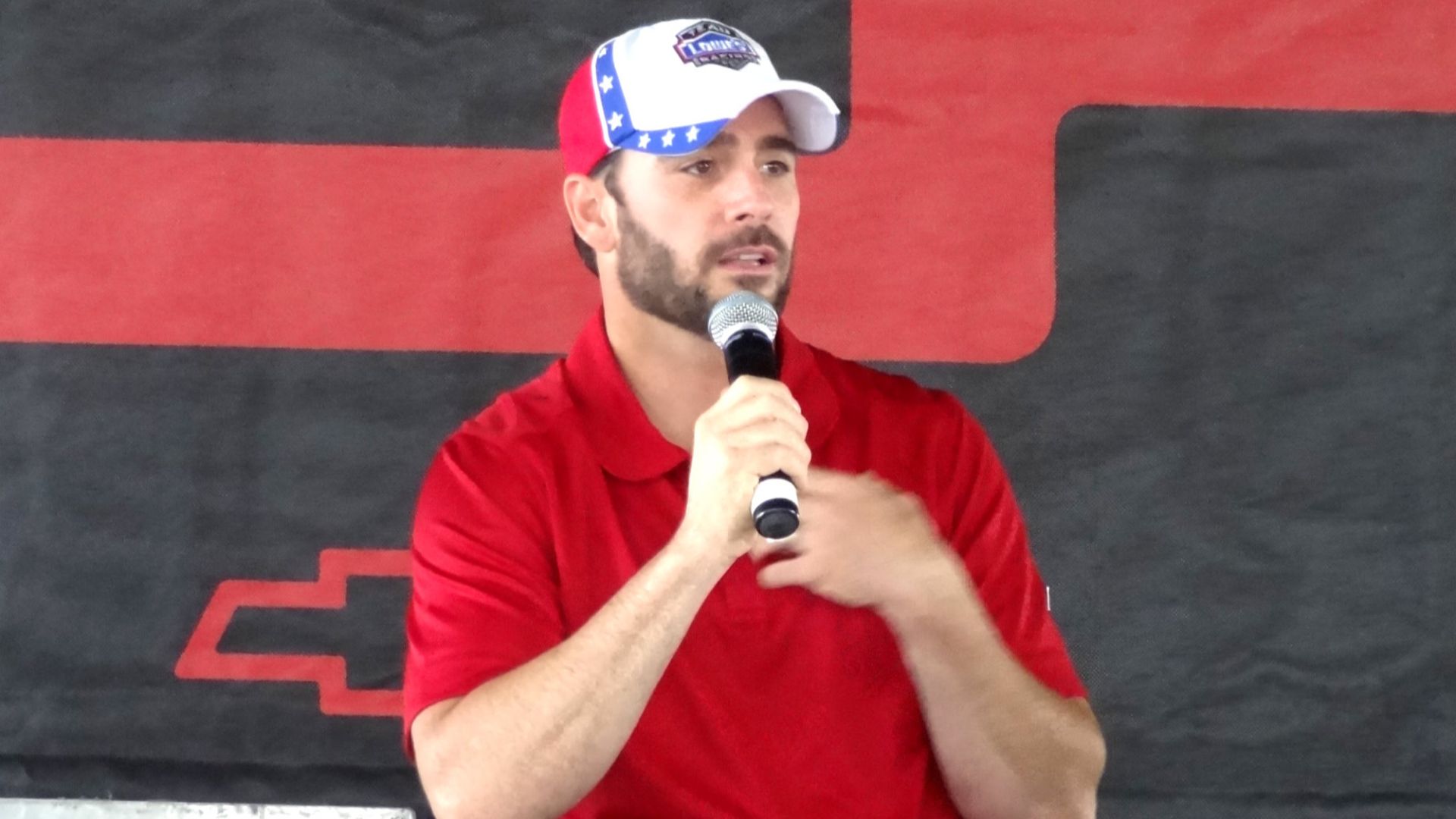 File:Jimmie Johnson, Richmond 2011.JPG