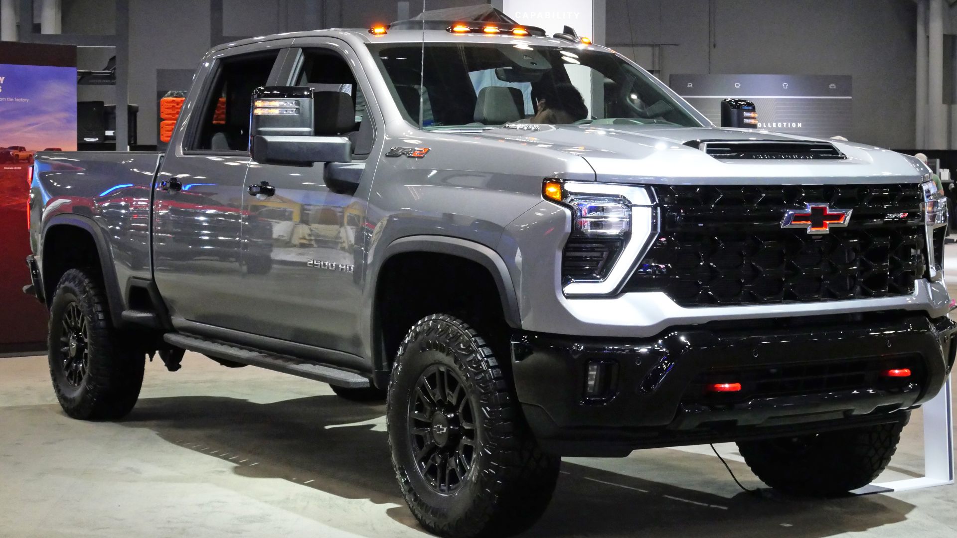 File:2025 Chevrolet Silverado 2500 HD ZR2, front NYIAS 2025.jpg
