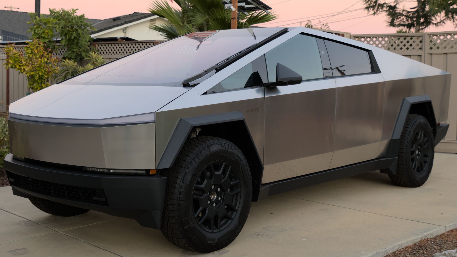 File:Foundation series Cybertruck at dusk in San Jose dllu.jpg