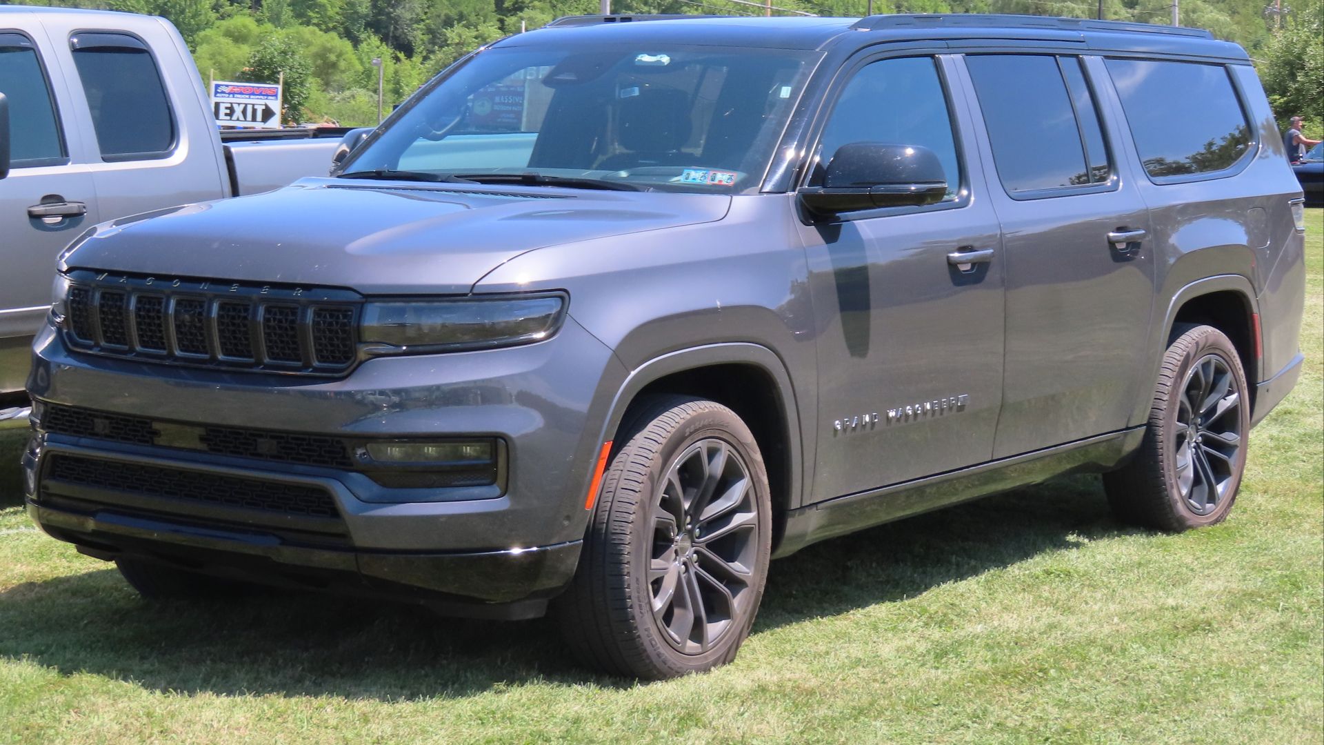 File:2024 Jeep Grand Wagoneer L Obsidian, front left, 07-20-2024.jpg