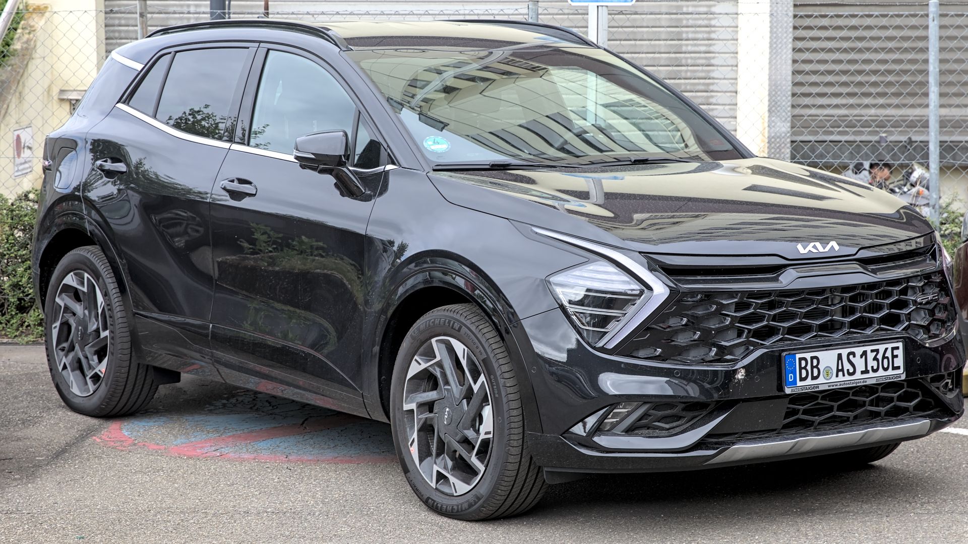 File:Kia Sportage Plug-in-Hybrid (NQ5) 1X7A0318.jpg