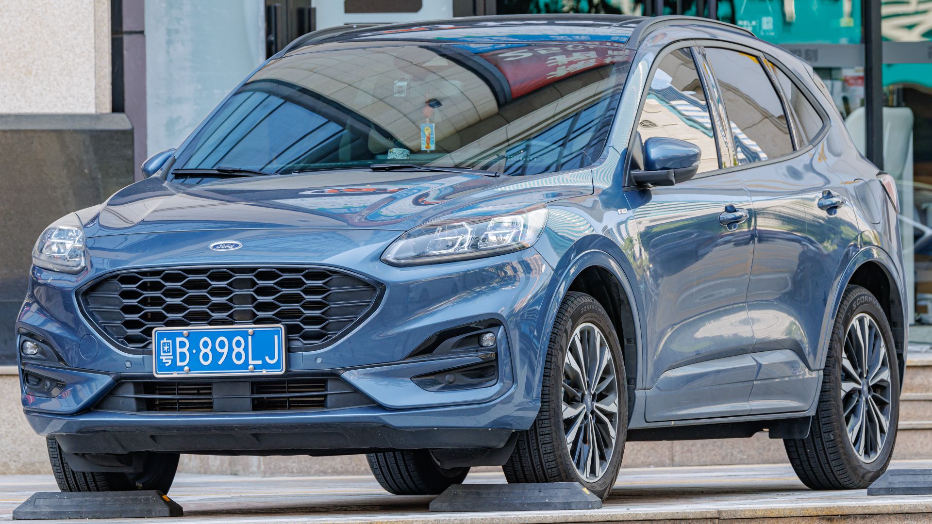 File:FORD ESCAPE (CX482) China (2) (cropped).jpg