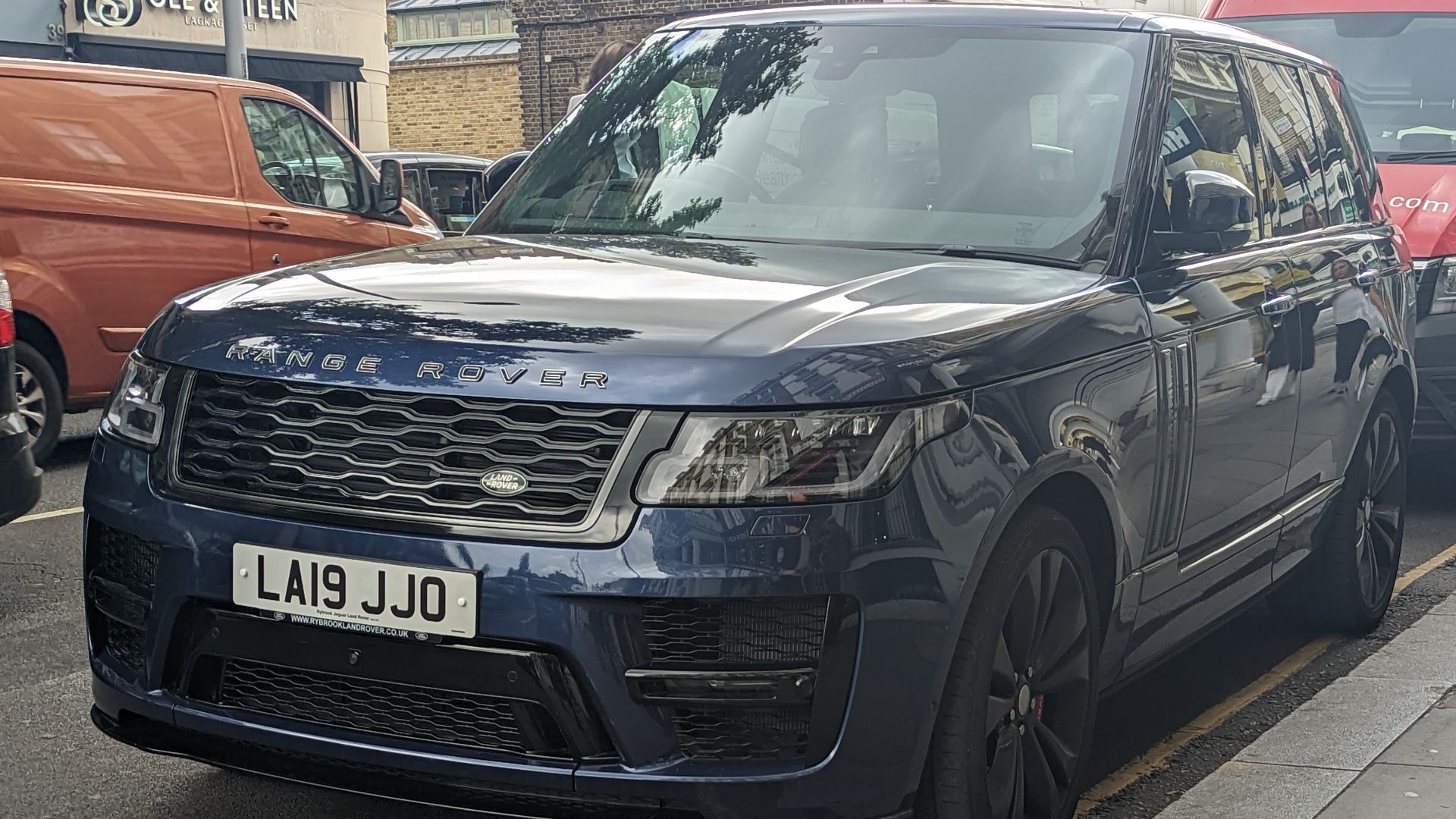 File:2019 Range Rover SV-Autobiography Auto.jpg
