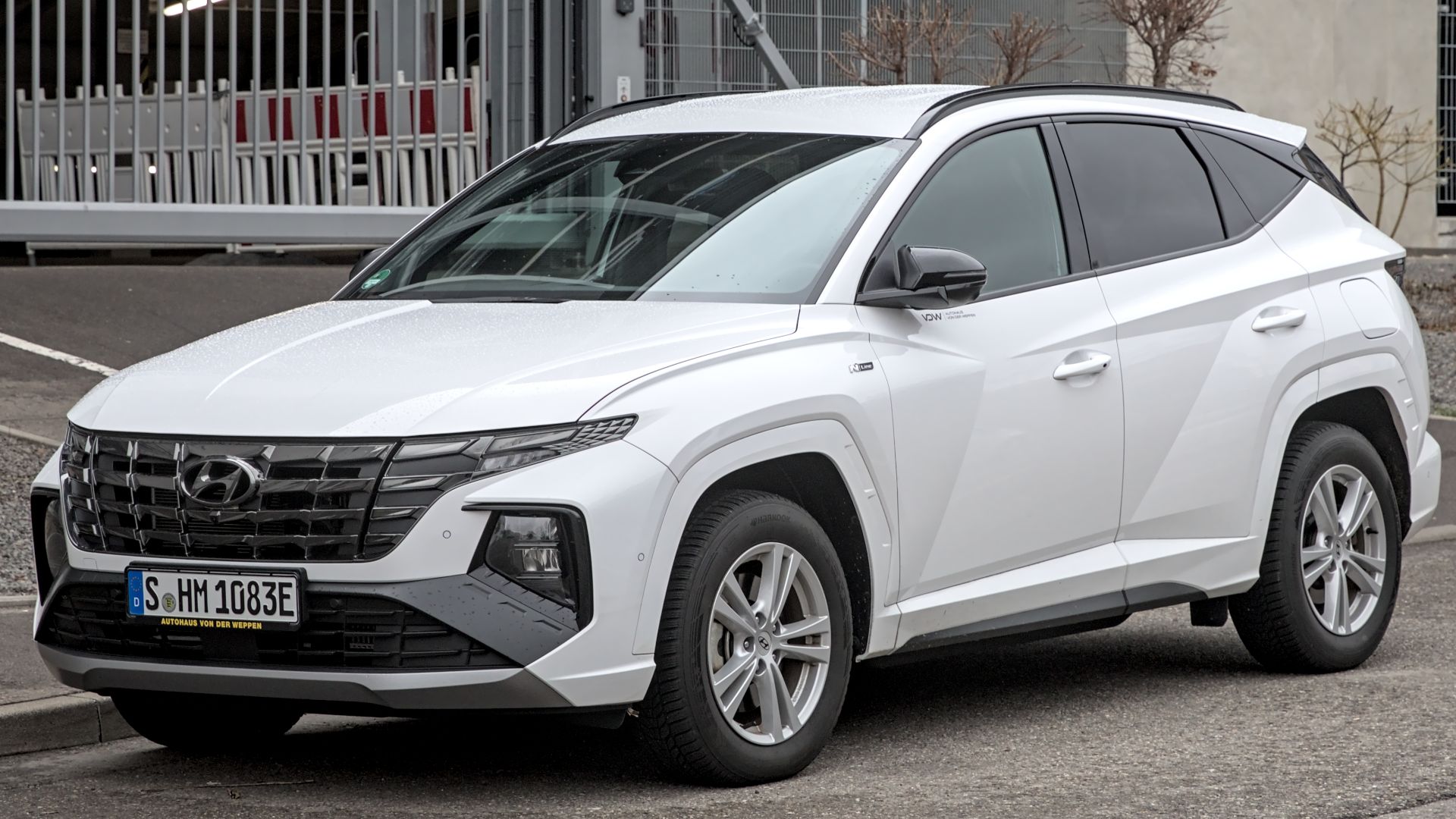 File:Hyundai Tucson (NX4, SWB) PHEV 1X7A1858.jpg