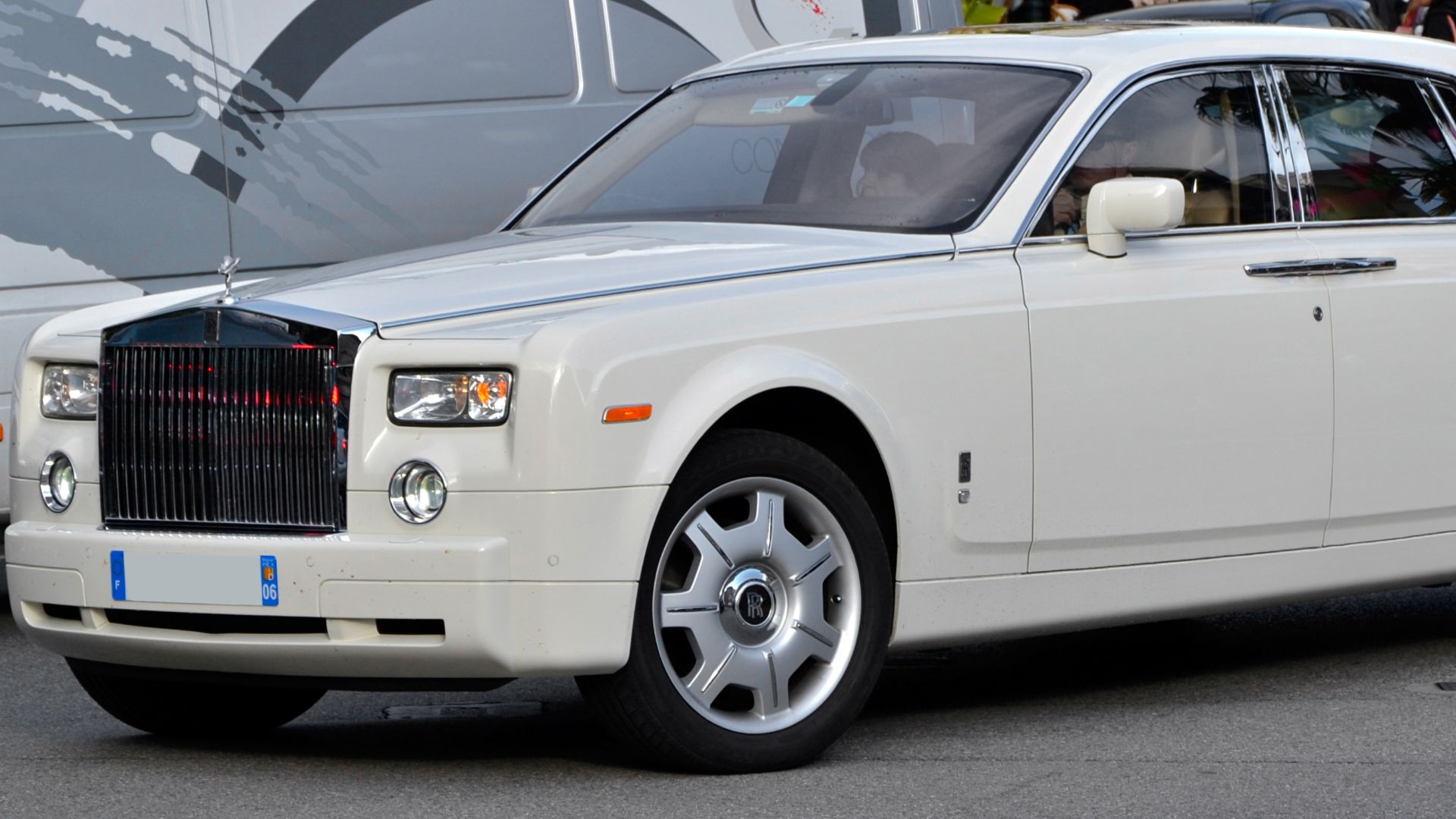 File:Rolls Royce Phantom - Flickr - Alexandre Prévot (5) (cropped).jpg