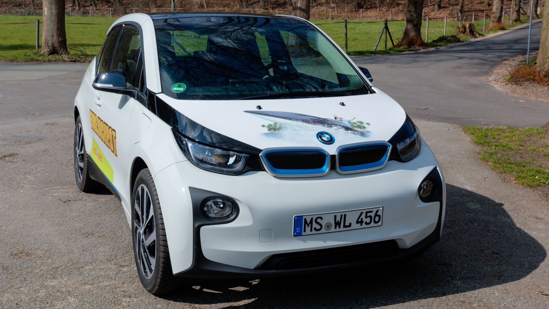 File:Dülmen, Kirchspiel, Visbeck, BMW i3 -- 2016 -- 1581-7.jpg