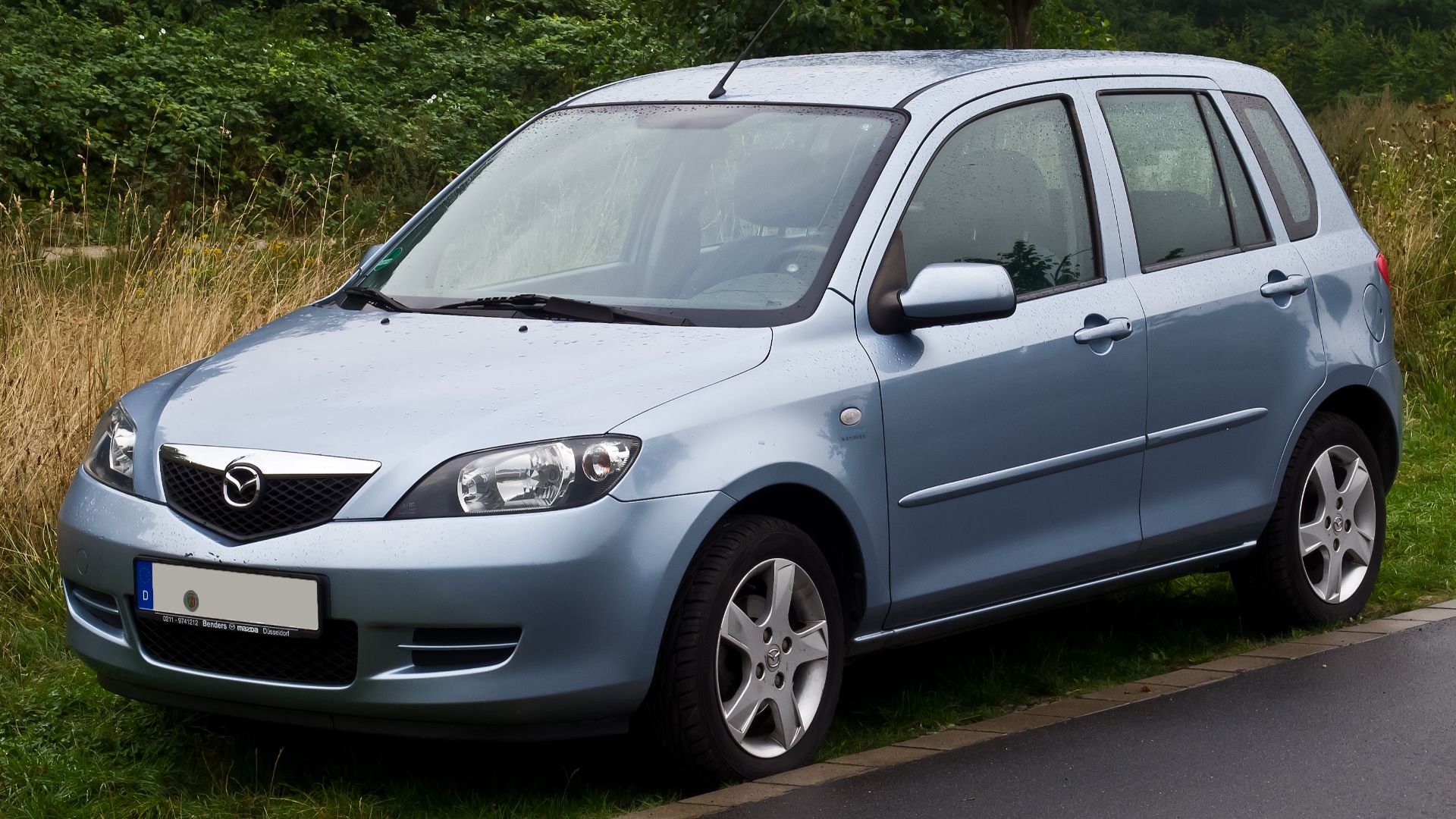 File:Mazda2 (DY) – Frontansicht, 25. August 2013, Düsseldorf.jpg