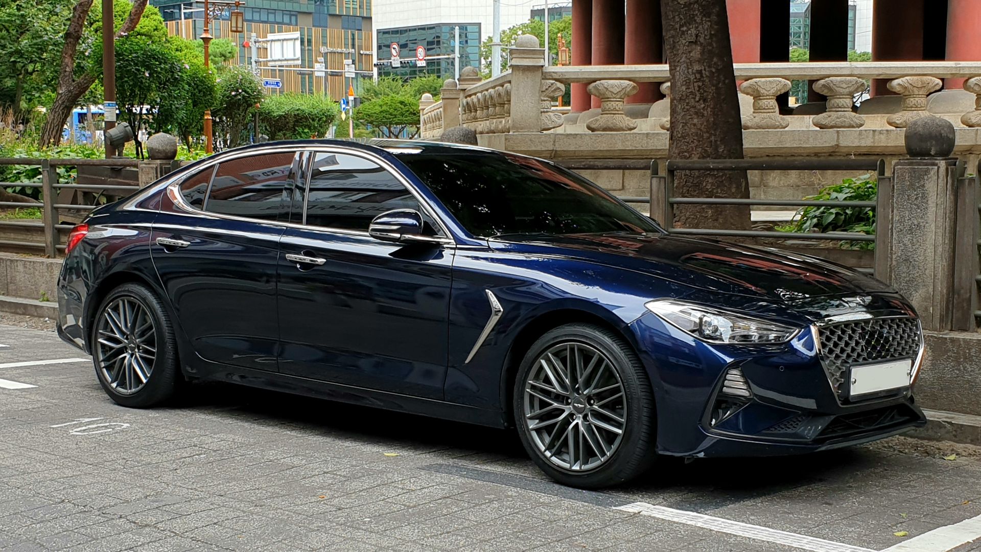 File:Genesis G70 2.0T IK indigo (1).jpg