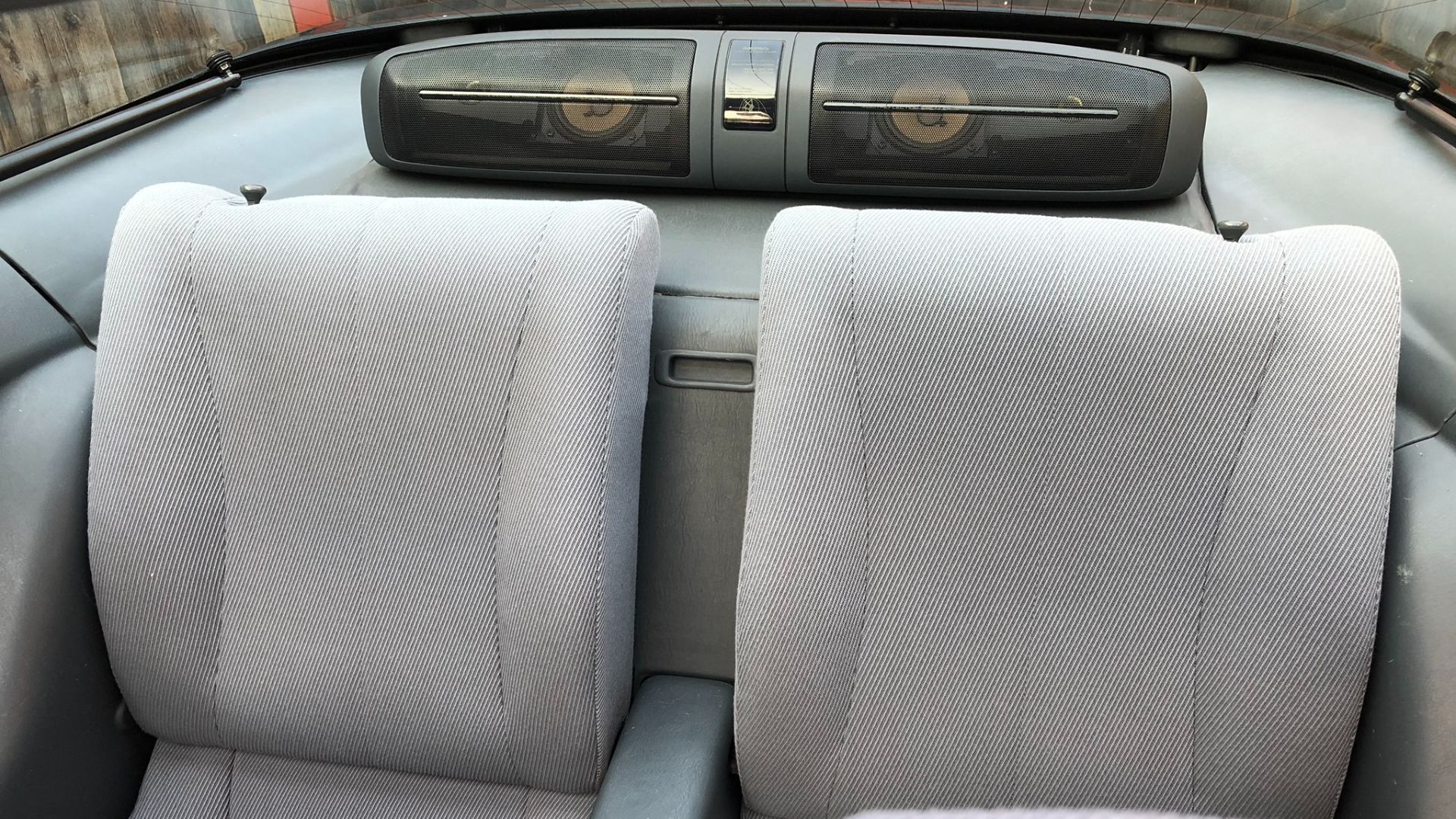 File:Sera SLSS Rear Speakers.jpg