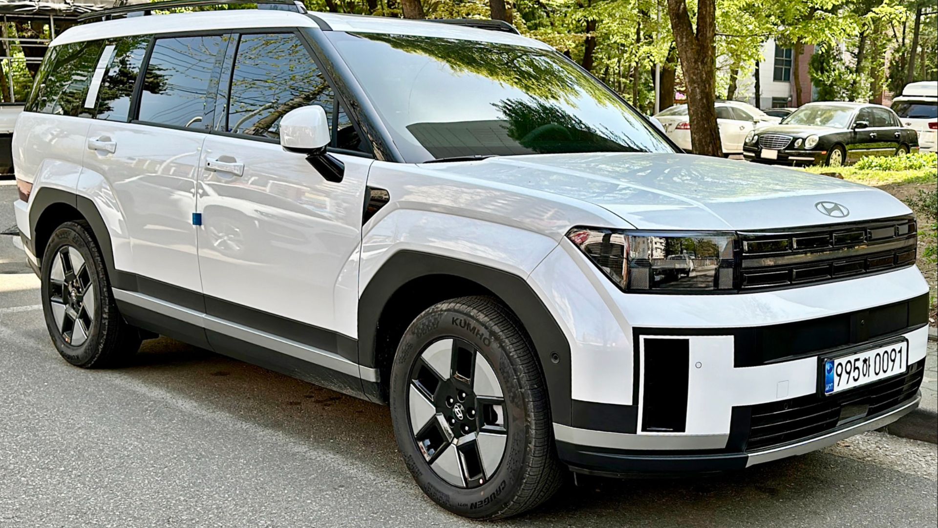 File:24 Hyundai Santa Fe (MX5) hybrid 1.jpg