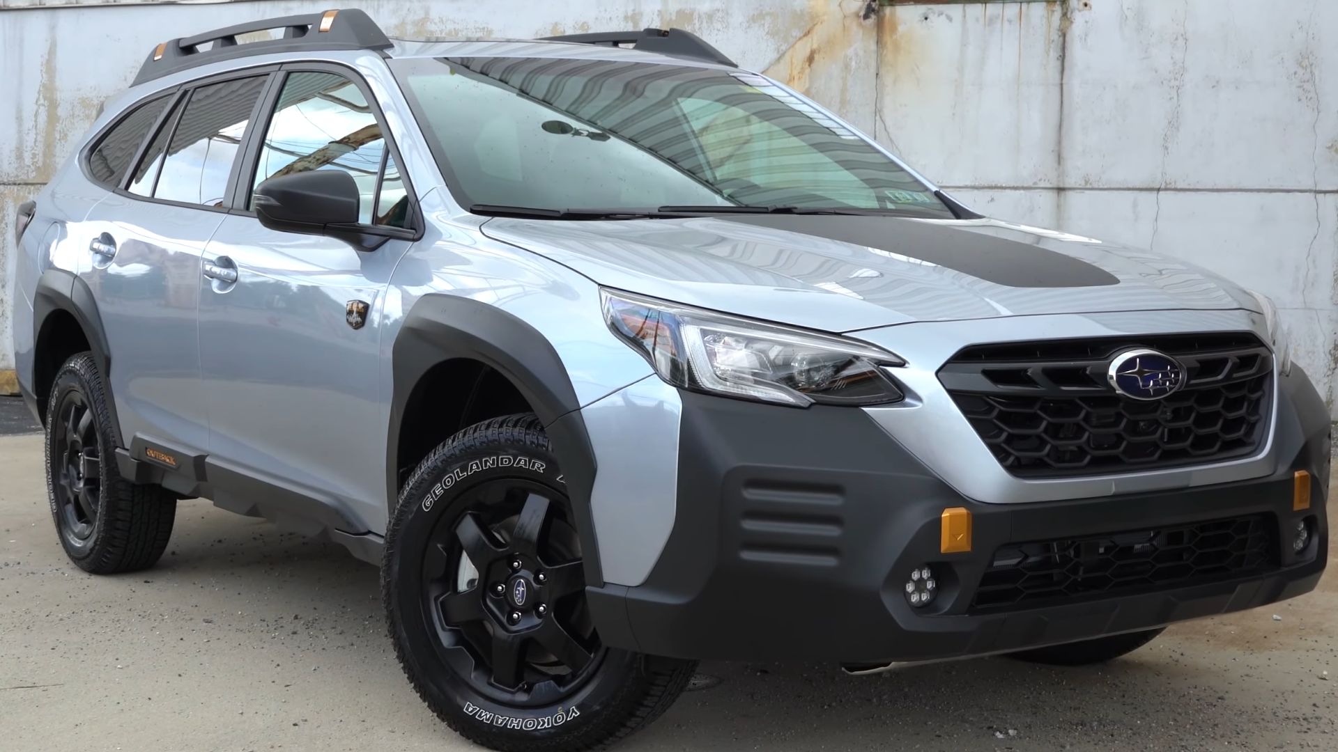 File:2022 Subaru Outback Wilderness (United States) front view 01.png