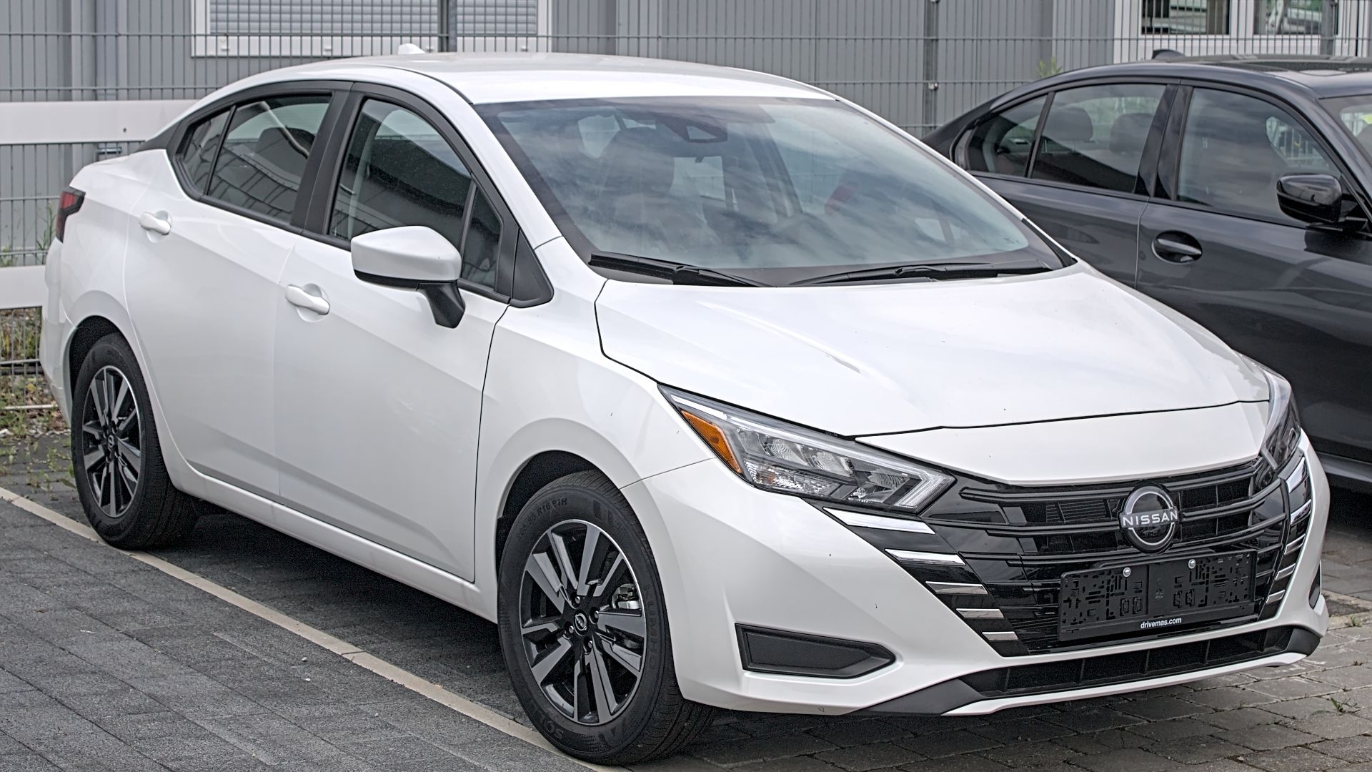 File:2023 Nissan Versa (N18) IMG 3105.jpg