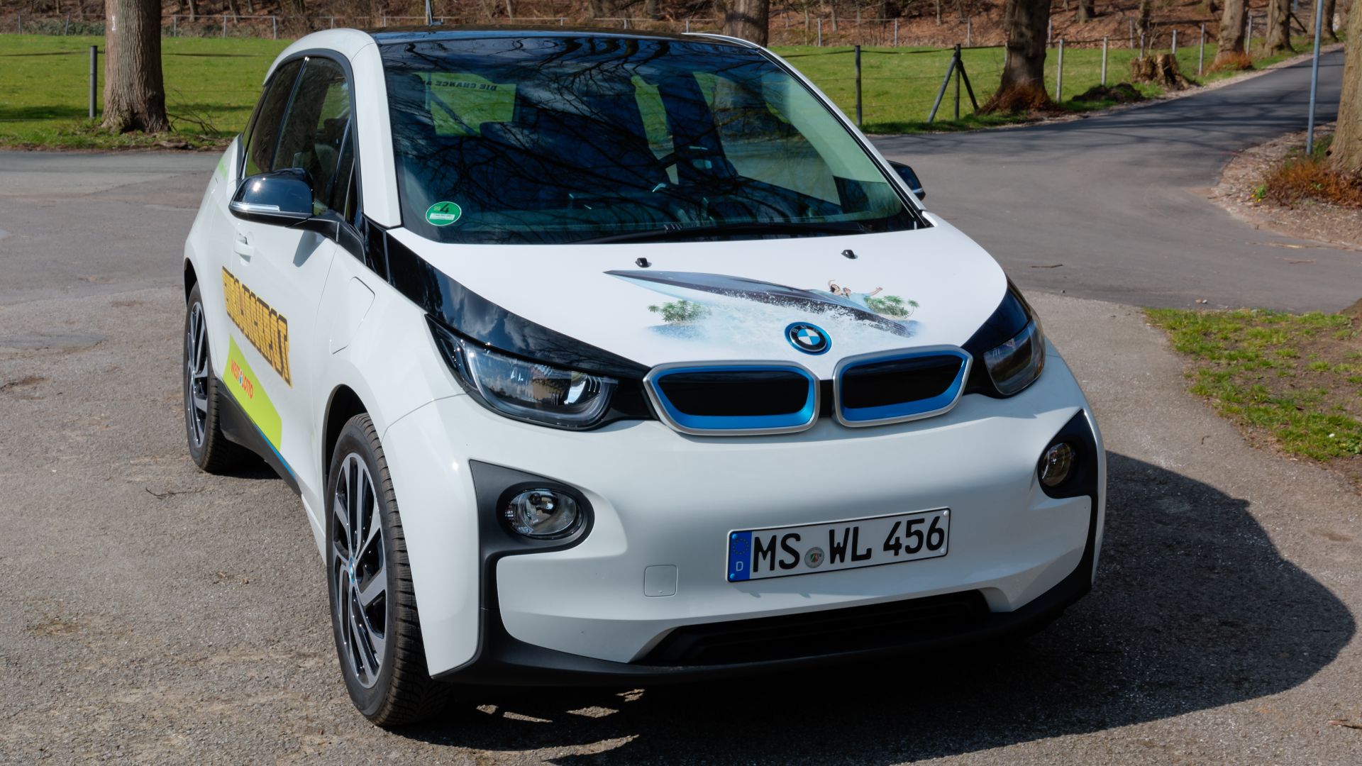 File:Dülmen, Kirchspiel, Visbeck, BMW i3 -- 2016 -- 1581-7.jpg