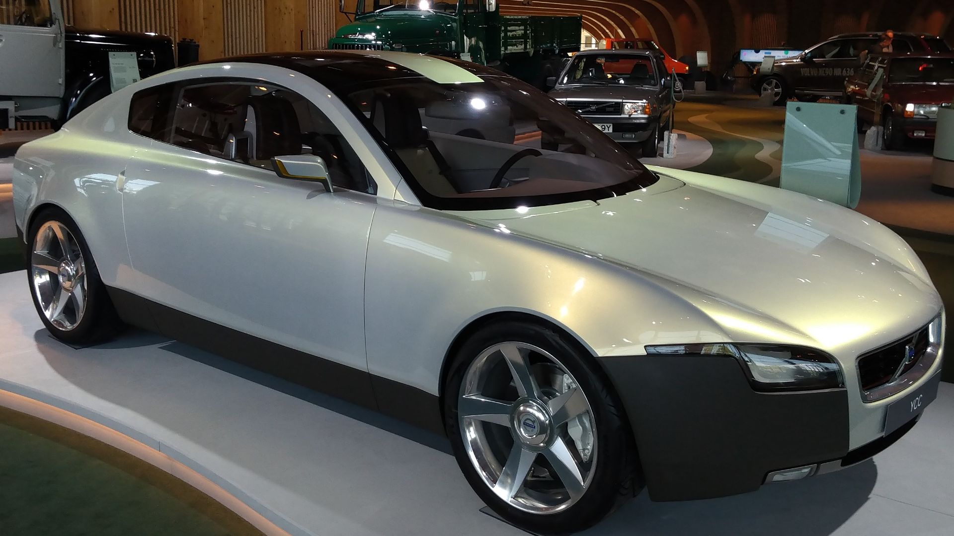 File:WOV24 20 - Volvo YCC.jpg