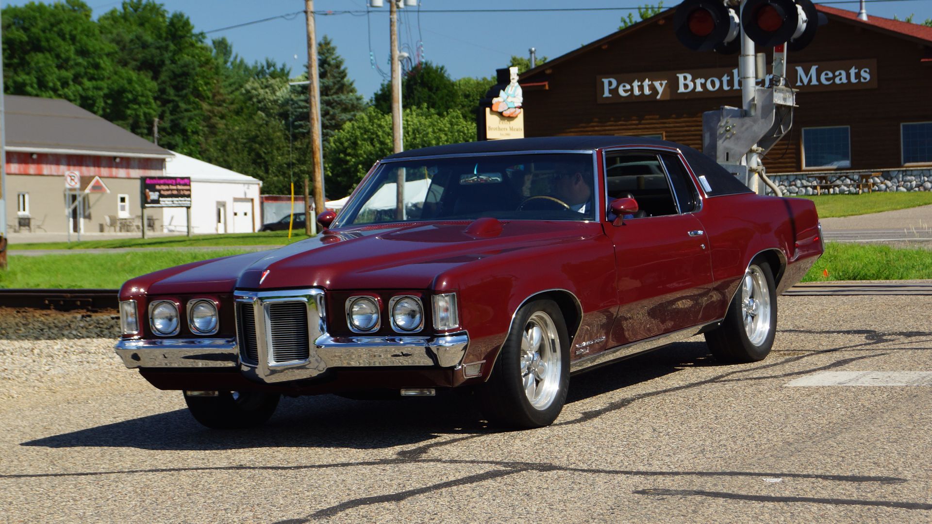 File:1969 Pontiac Grand Prix SJ; Annandale, MN (28417155537).jpg