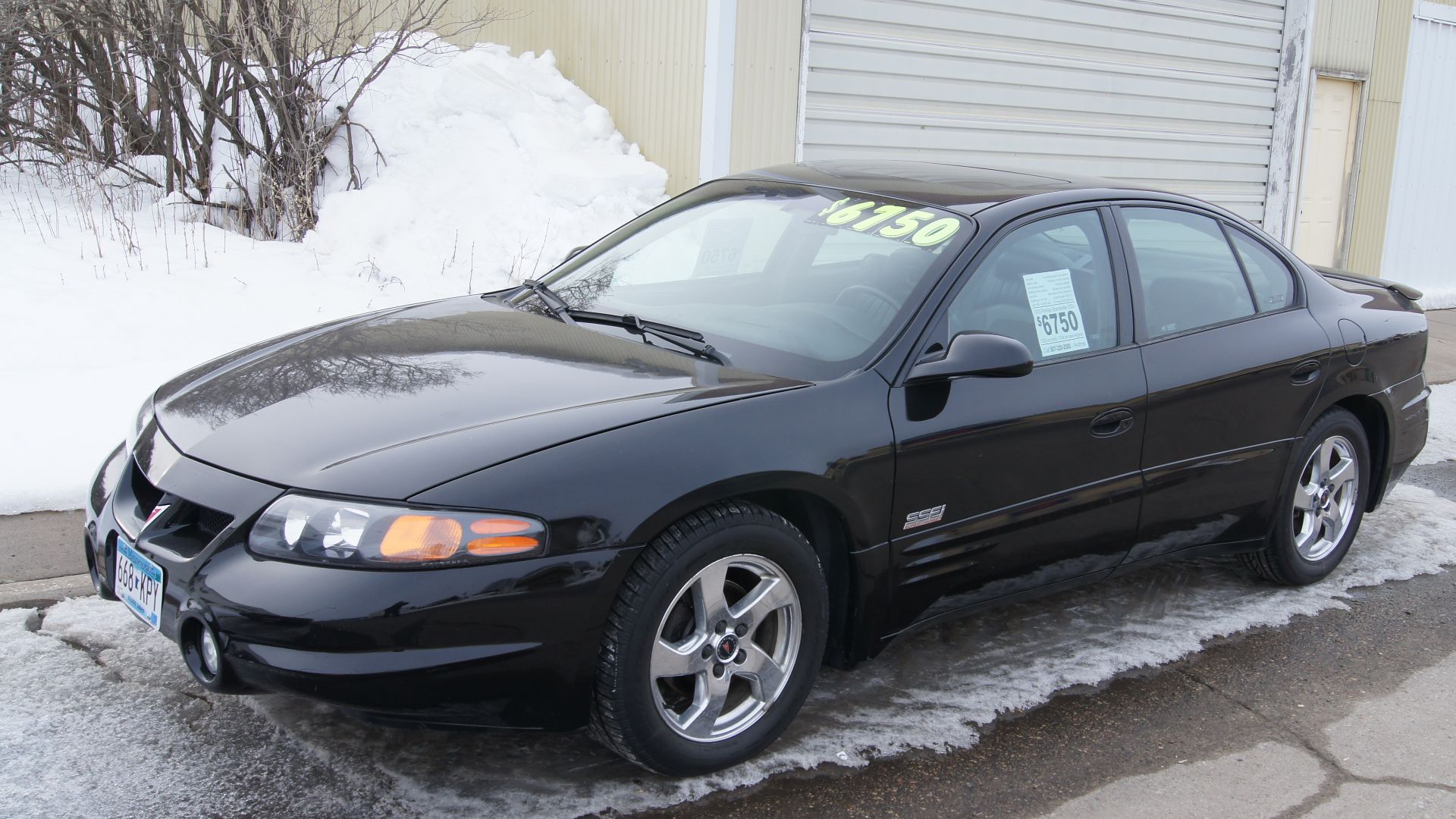 File:02 Pontiac Bonneville SSEi (8583756855).jpg